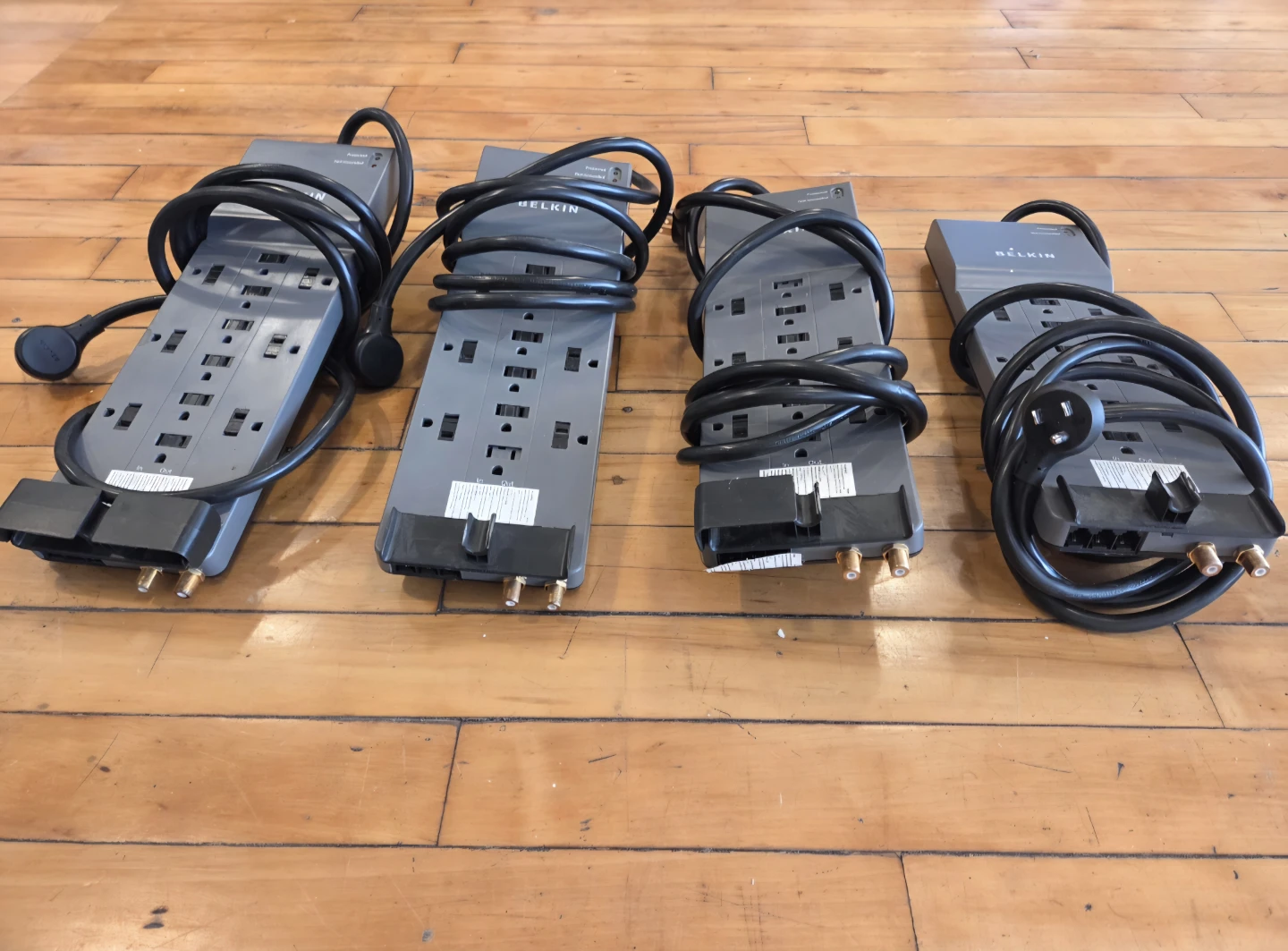 4x Belkin Surge Protector Power Strip - photo 2