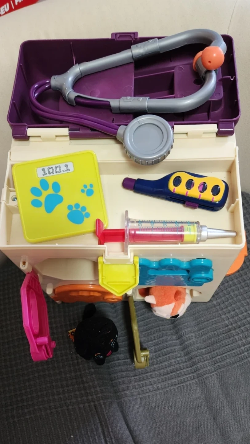 B. Toys Vet Center Toy - photo 3