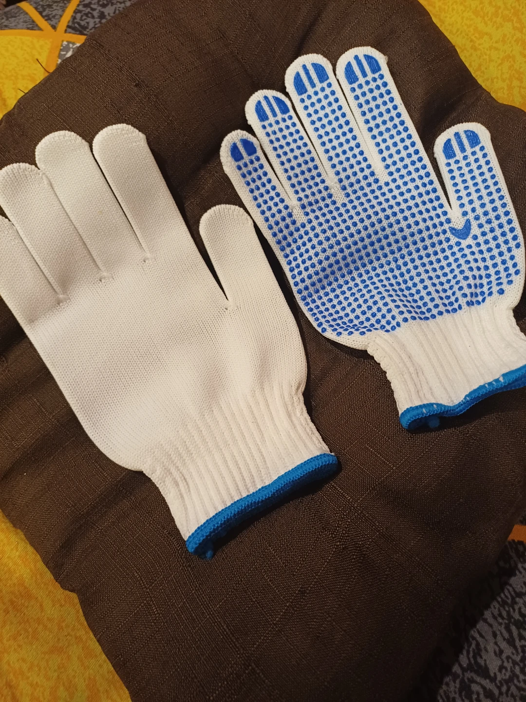 White Work Gloves with Blue Dots 🥕 - photo 2