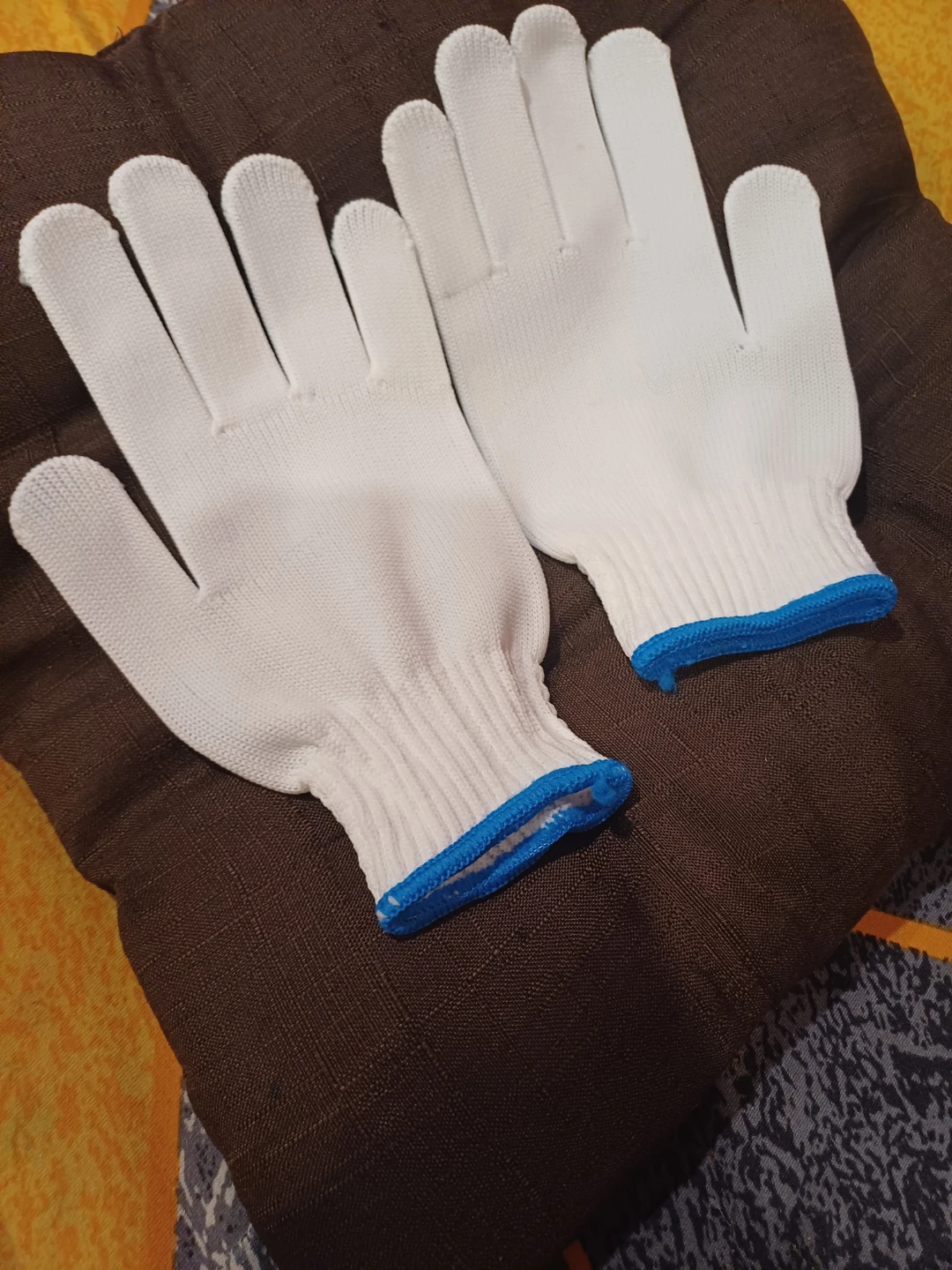 White Work Gloves with Blue Dots 🥕 - photo 3