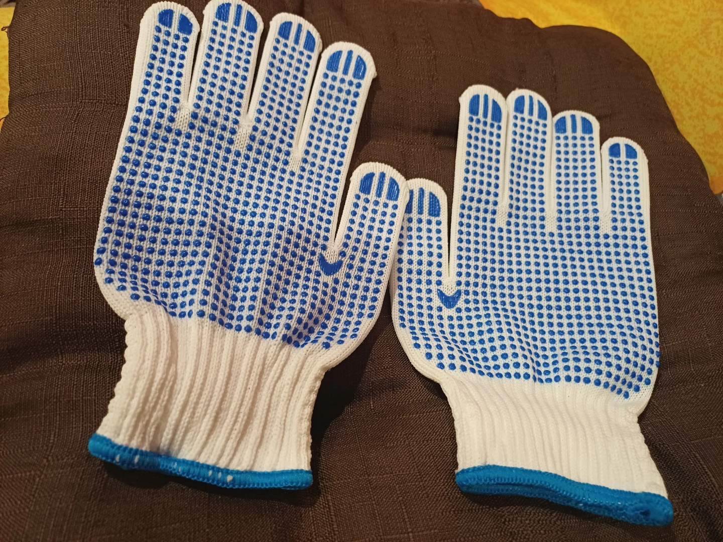White Work Gloves with Blue Dots 🥕 - photo 4