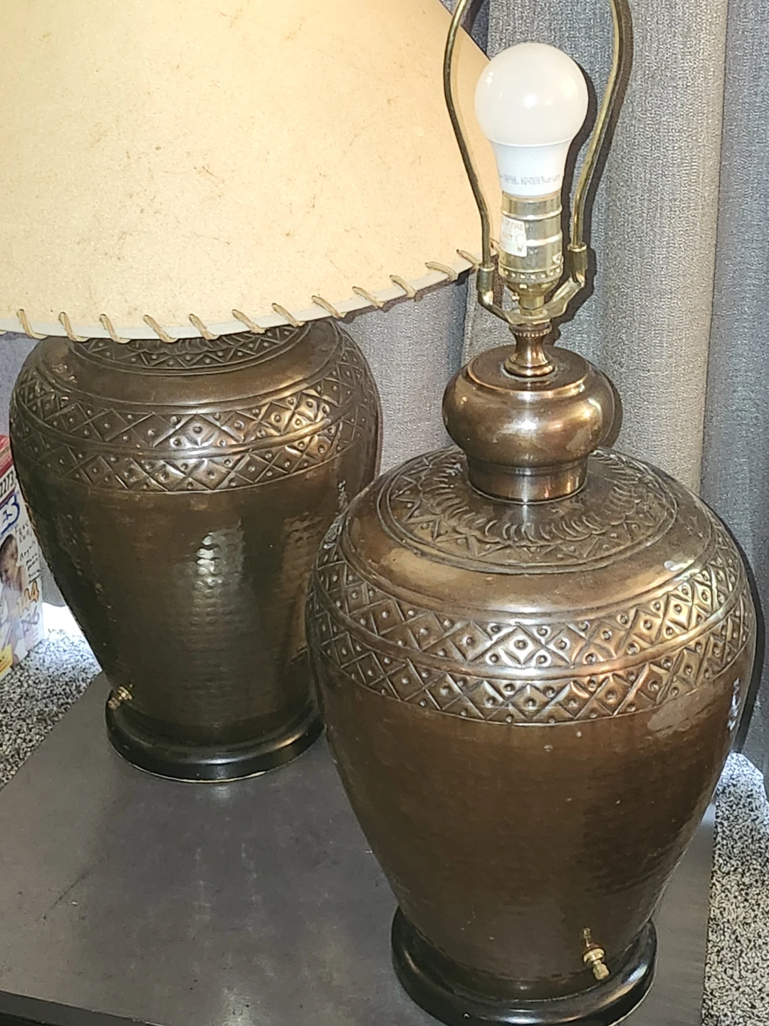 Pair of vintage Hammered copper Lamps - photo 2