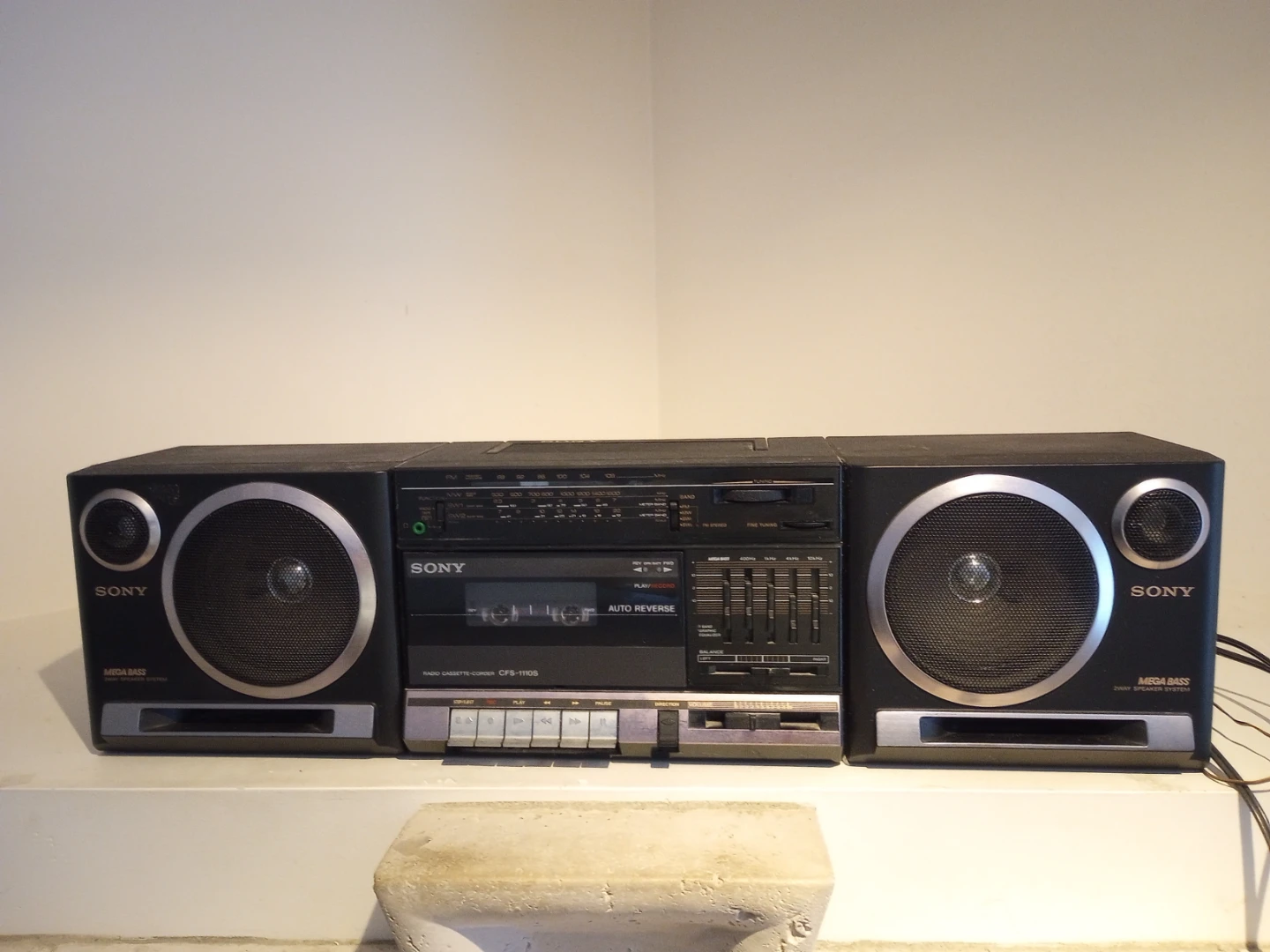 Sony CFS-1110S Radio Cassette-Corder Boombox - photo 2