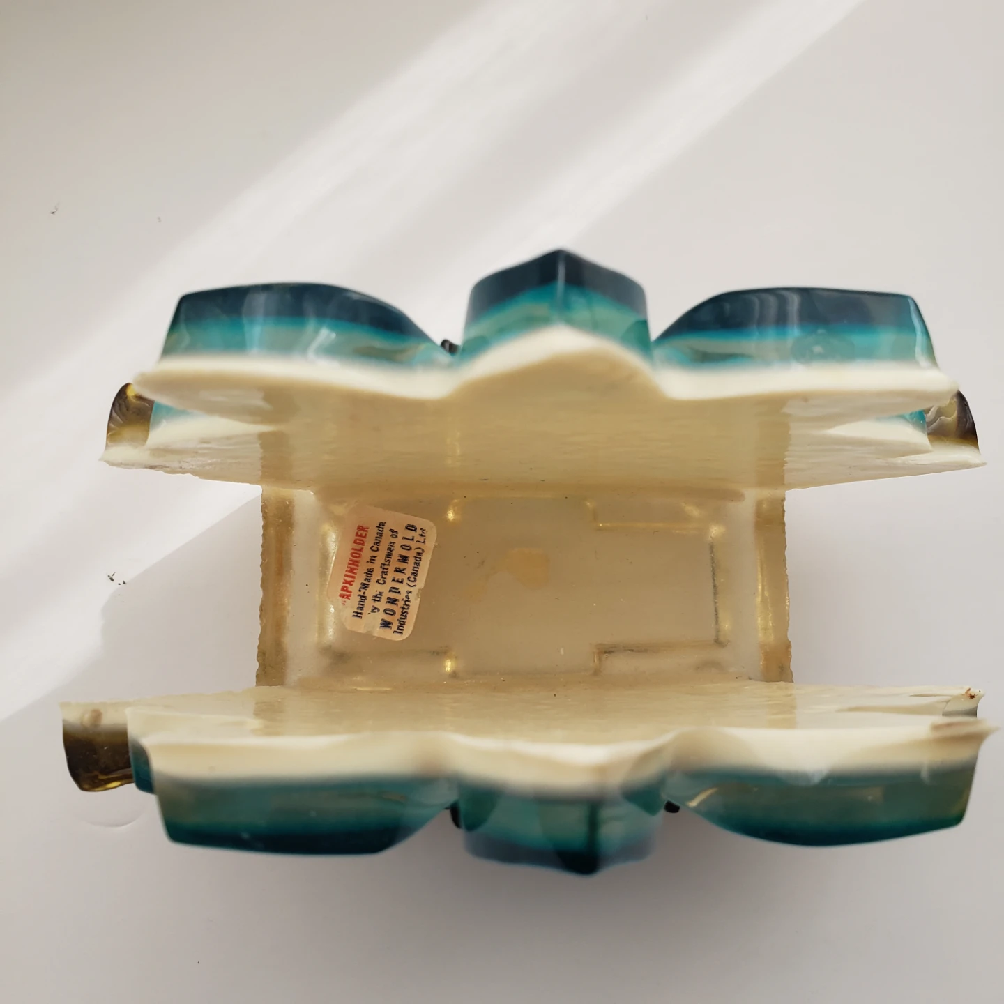 Lucite  Flower napkin Holder - photo 3