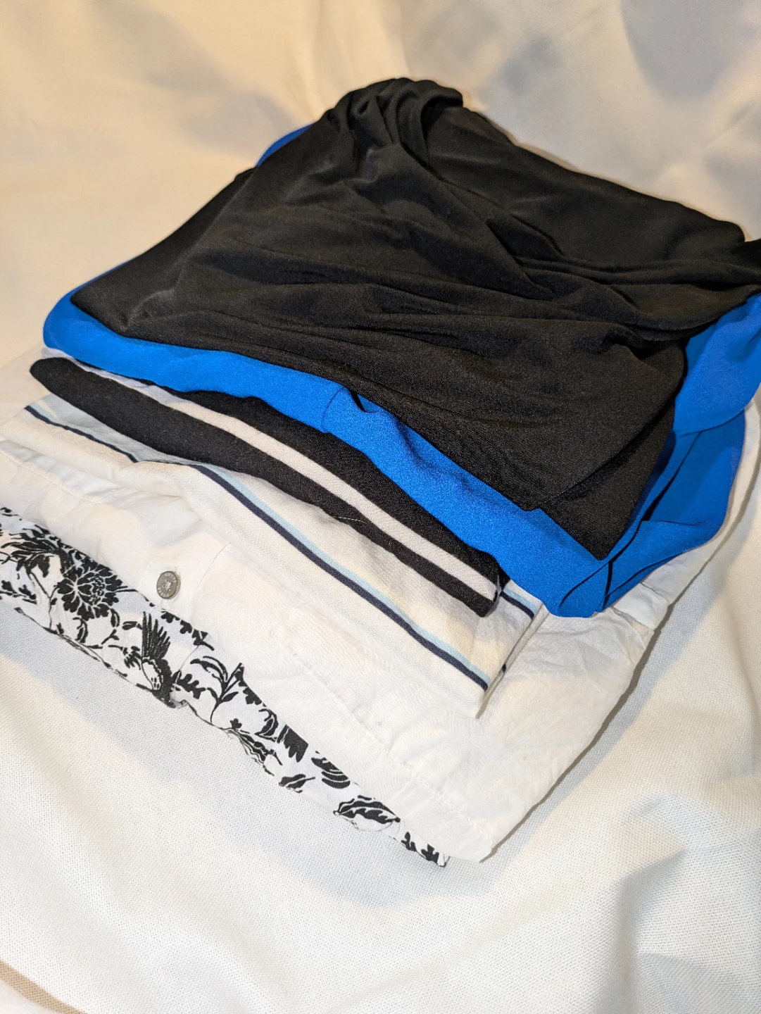 L - Assorted women's tops