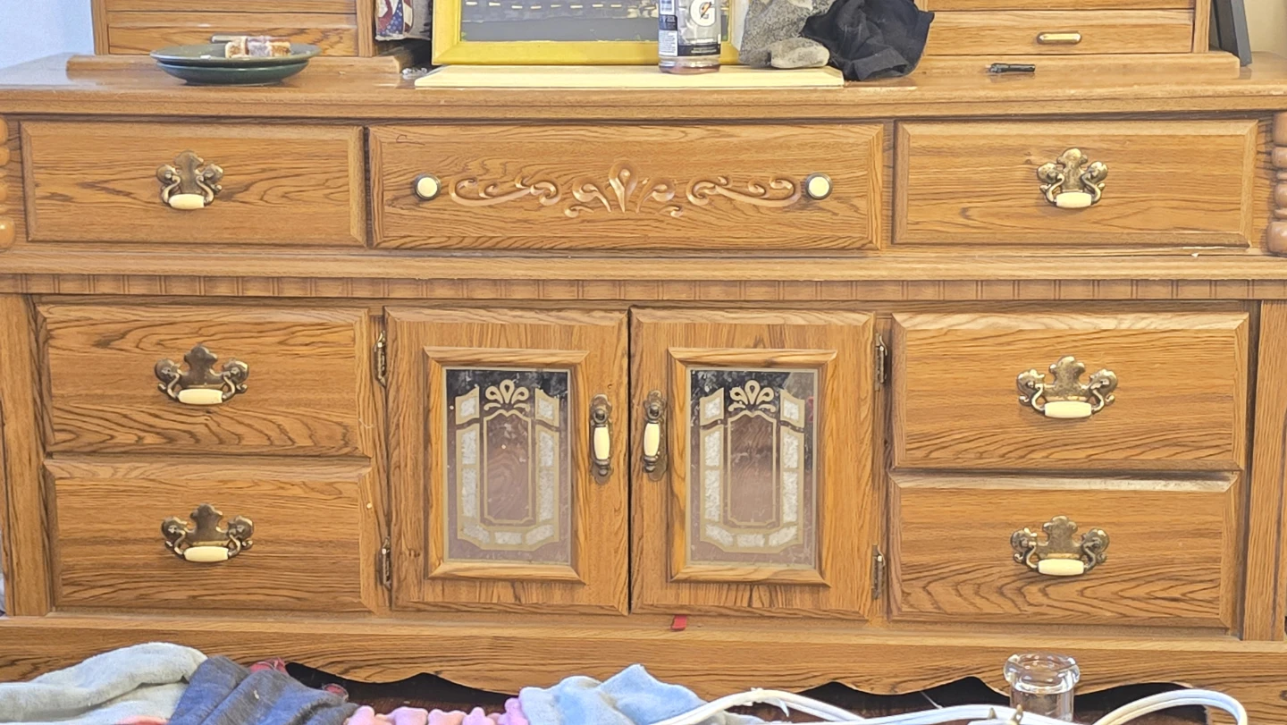 Oak Wooden Dresser with shelf andMirror top