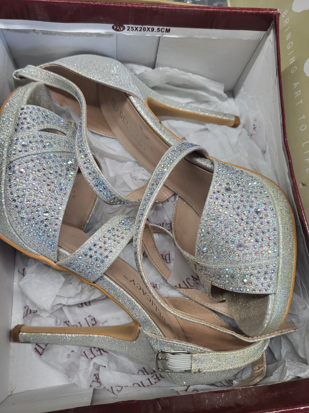 Delicacy Women's Silver Glitter Heels Size 6.5