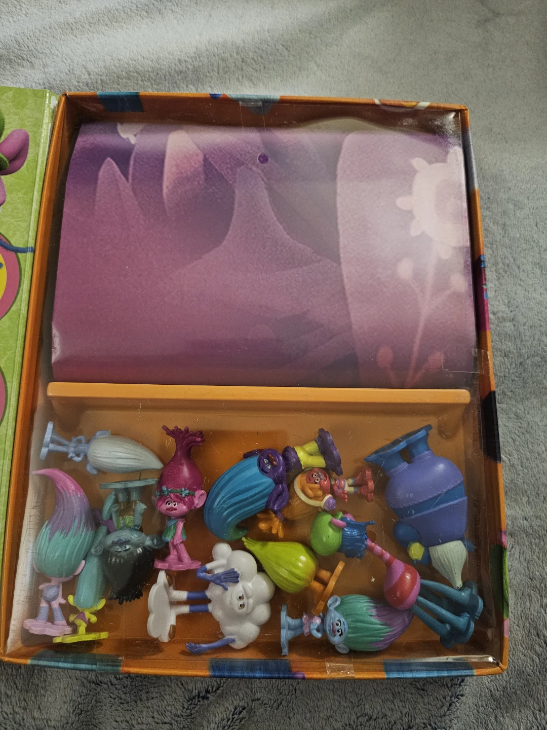 Dreamworks Trolls My Busy Books - photo 2