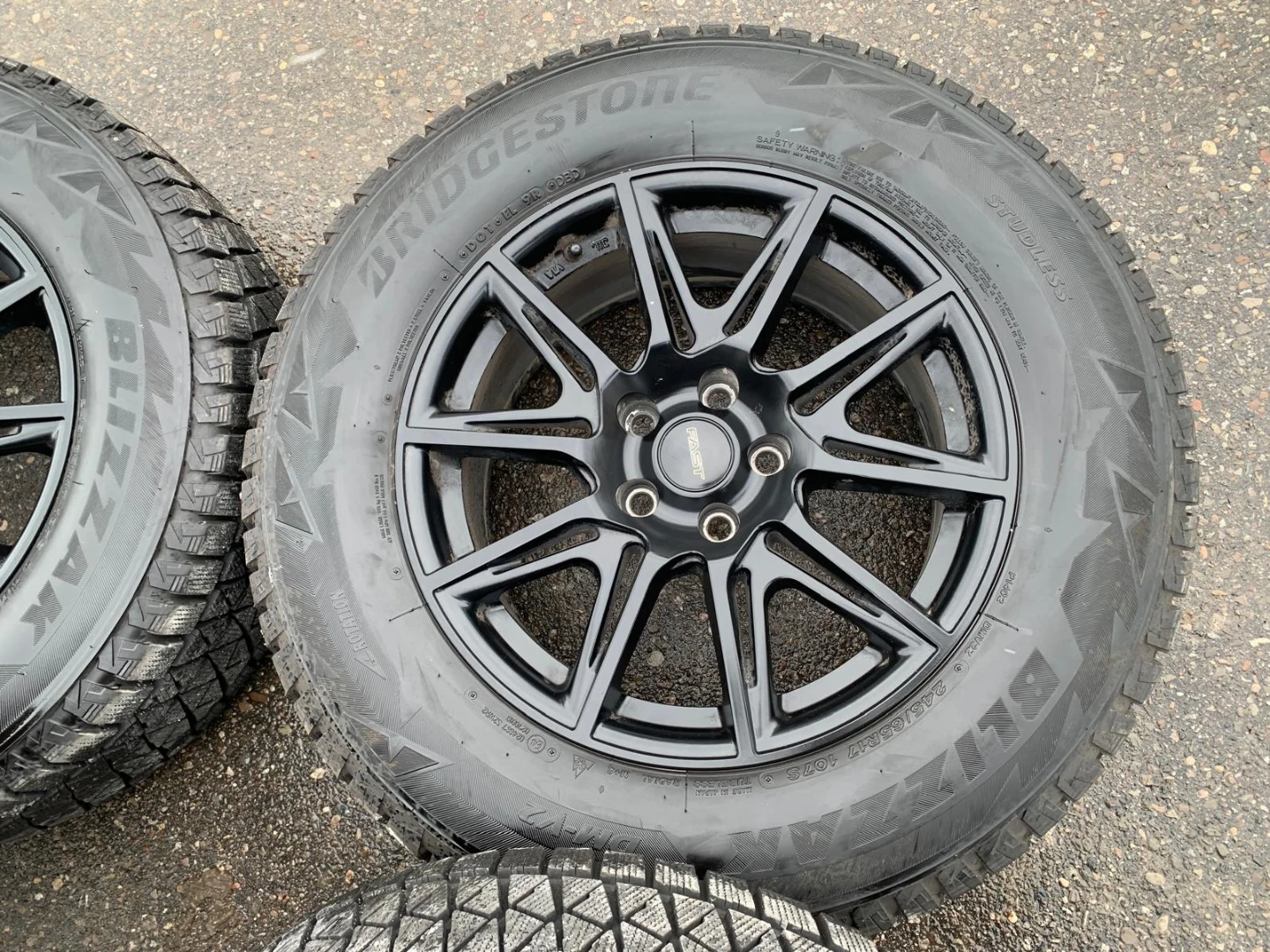 TOYOTA HIGHLANDER WINTER TIRES ON ALLOY RIMS 245/65 R17 - photo 2