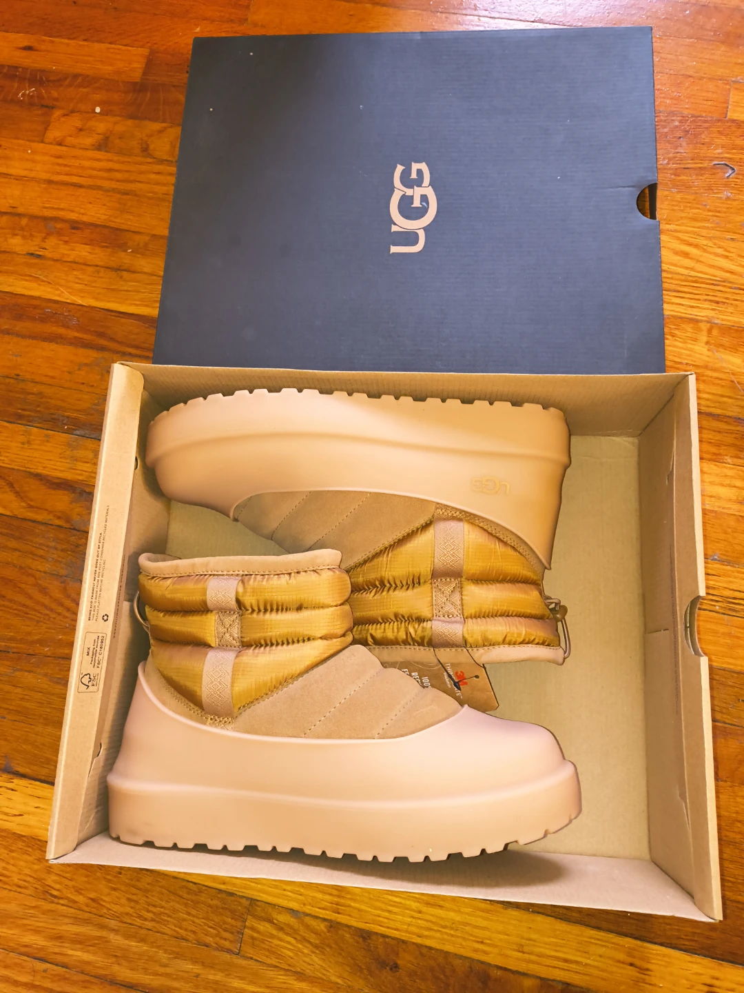 UGG M Classic Mini Pull-On Weather Boot - Size 9