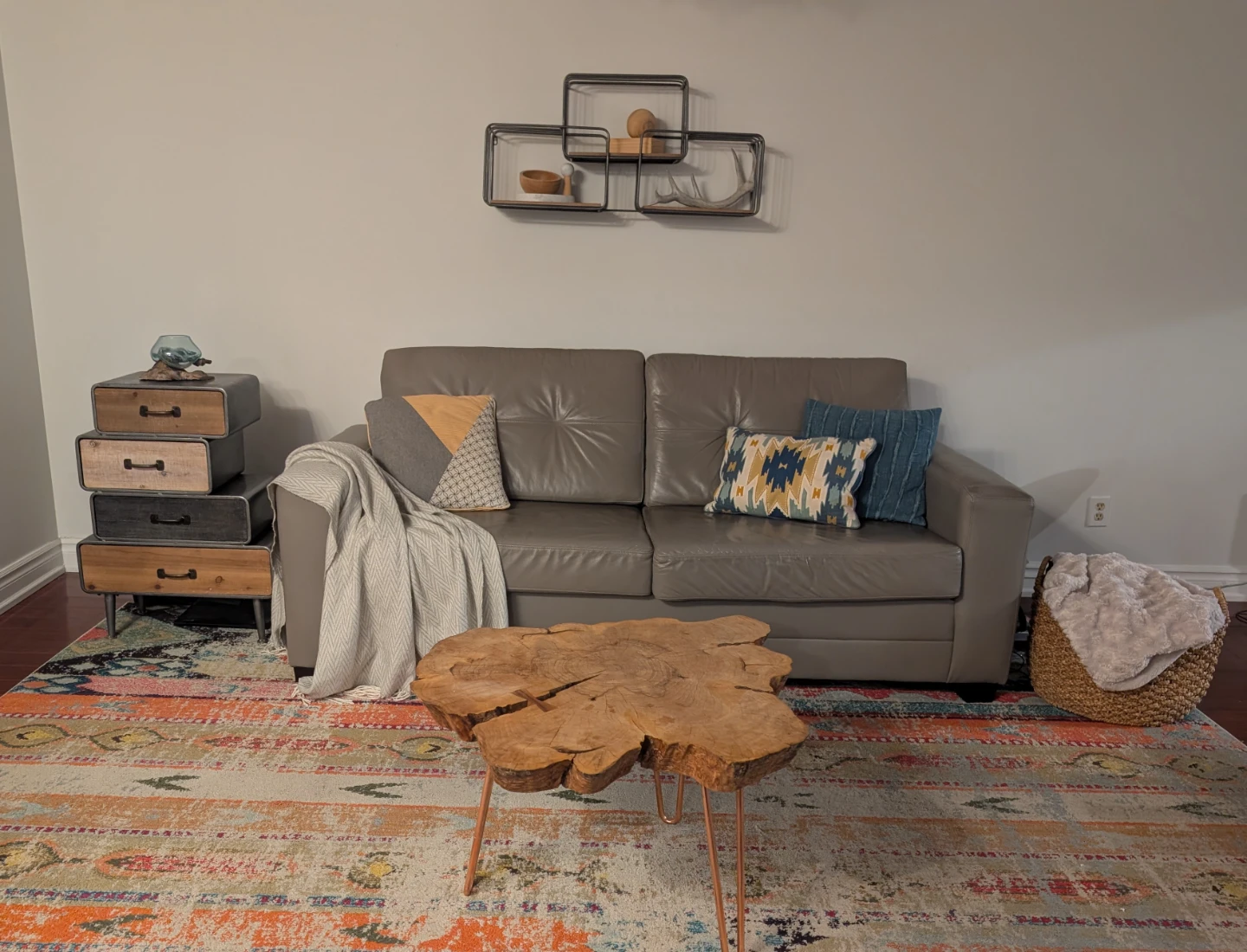 2 Decorative Throw Pillows - photo 2