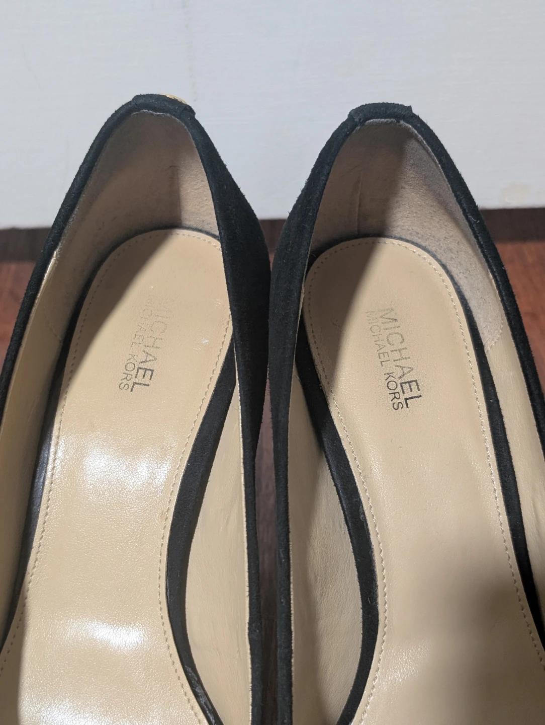 Michael Kors Black Suede Heels- size 9m - photo 4