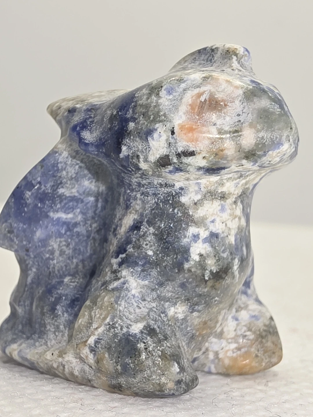 Mini sodalite toothless carving