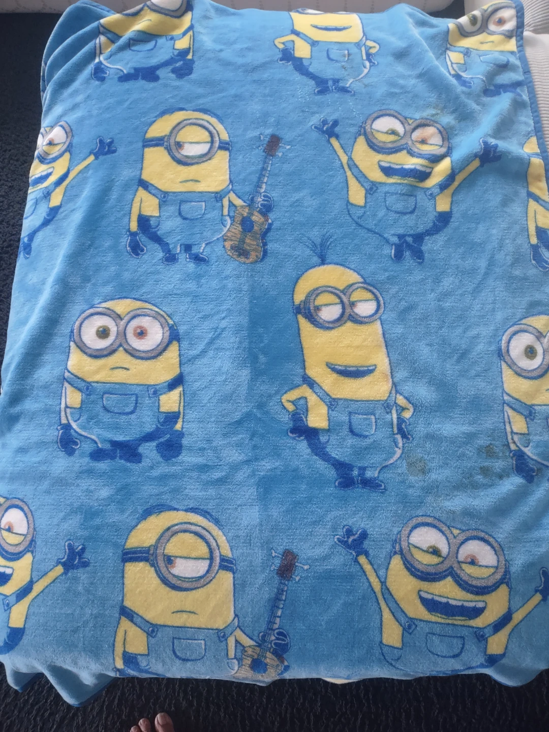 Minions Baby Blanket - Cozy & Fun! - photo 2