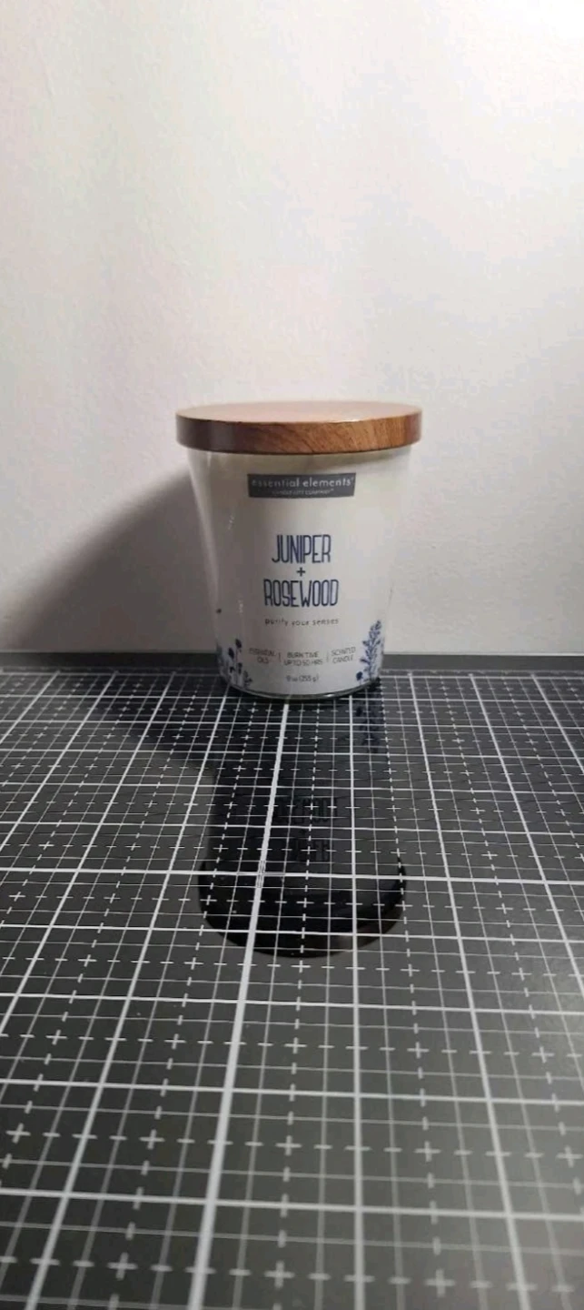 Essential Elements Juniper Rosewood Candle