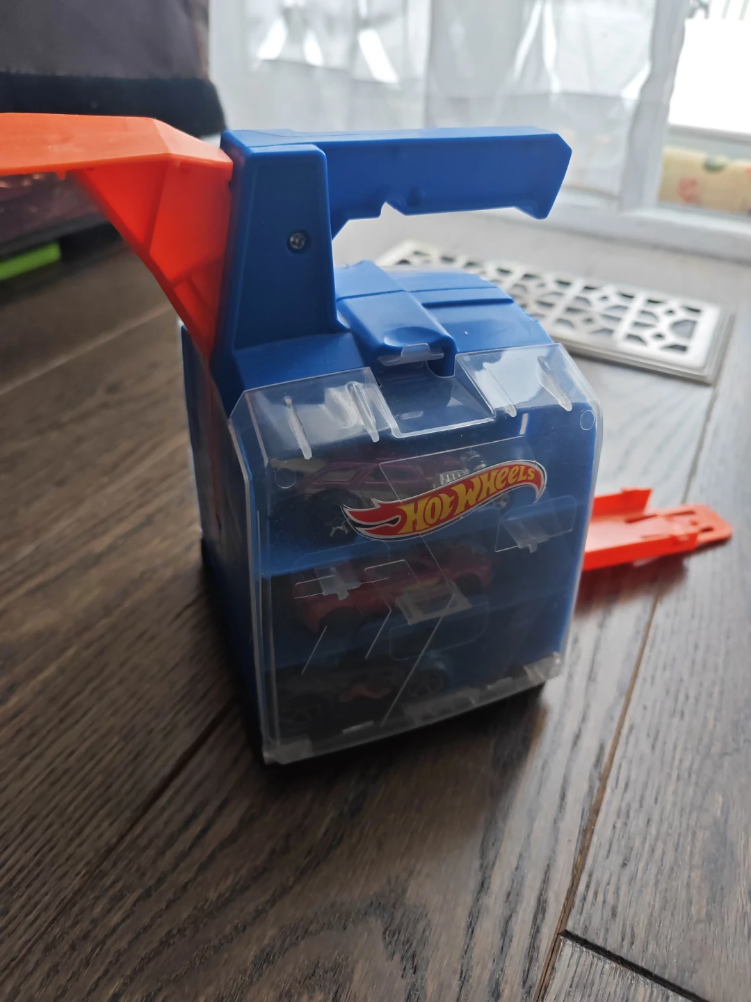 Hot Wheels Car Carrier Playset with 5 Cars - photo 3