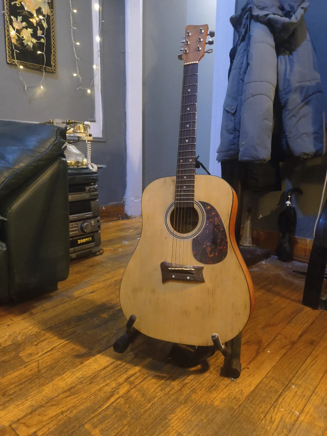 Acoustic Guitar - photo 2