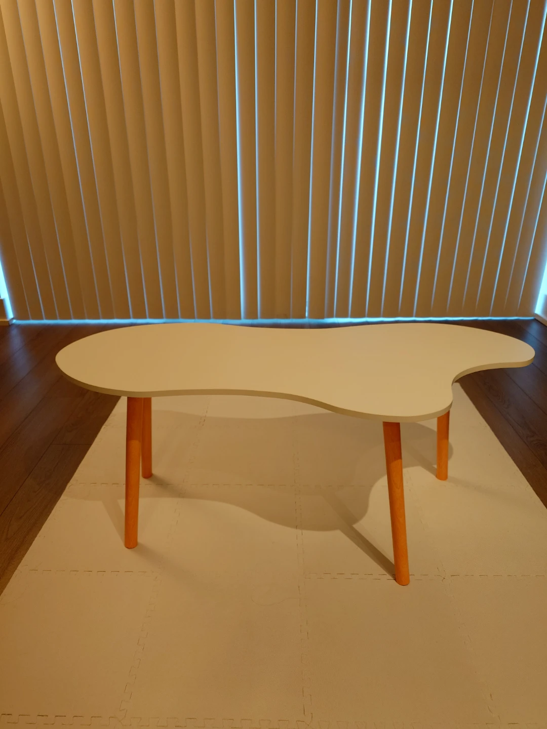 White Cloud Shaped Coffee Table with Wooden Legs - photo 2