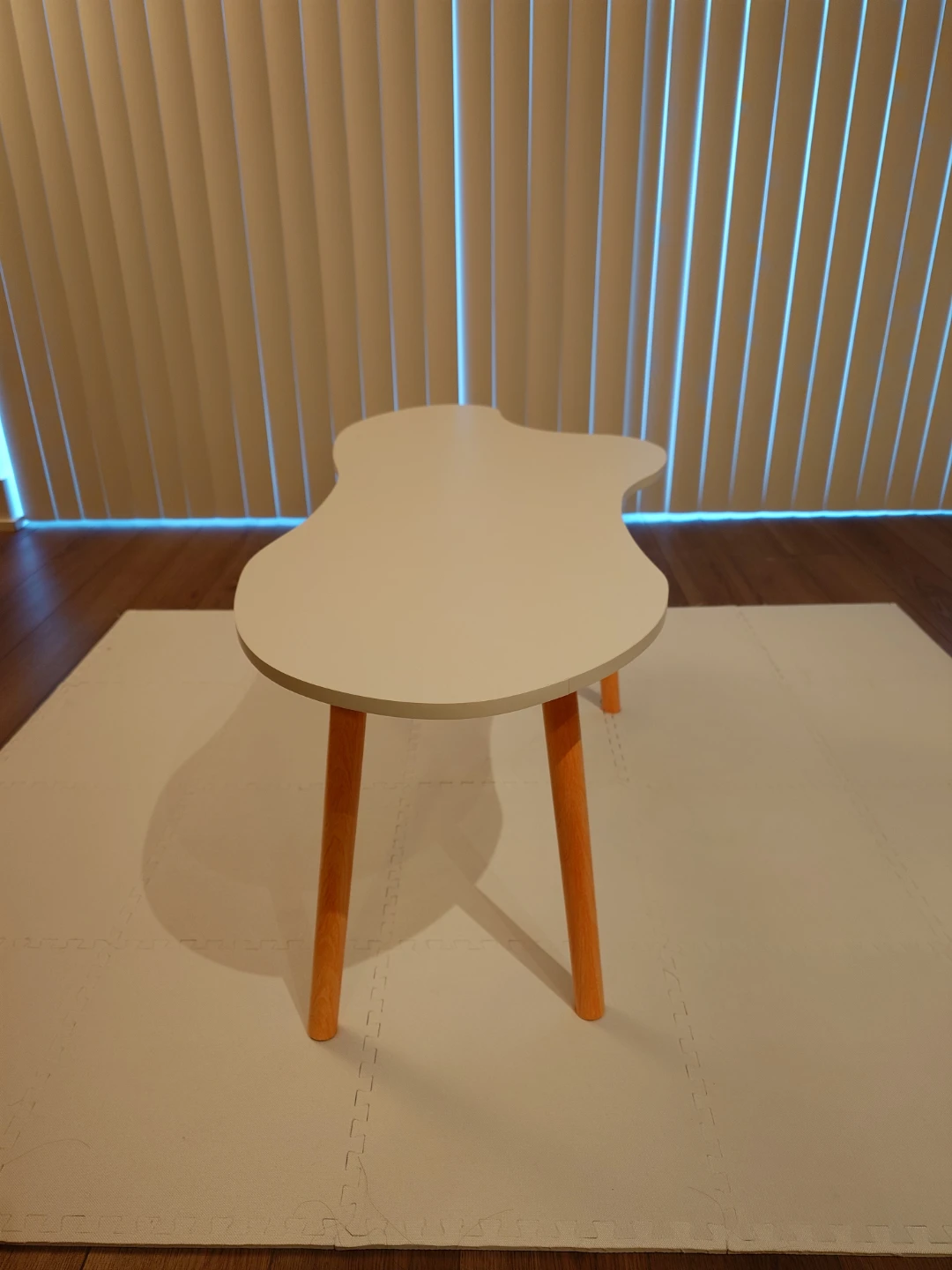 White Cloud Shaped Coffee Table with Wooden Legs - photo 3