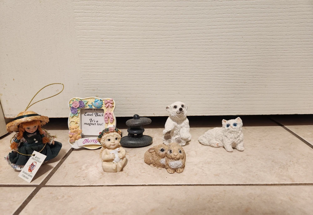 Free - Assorted figurines 🧡