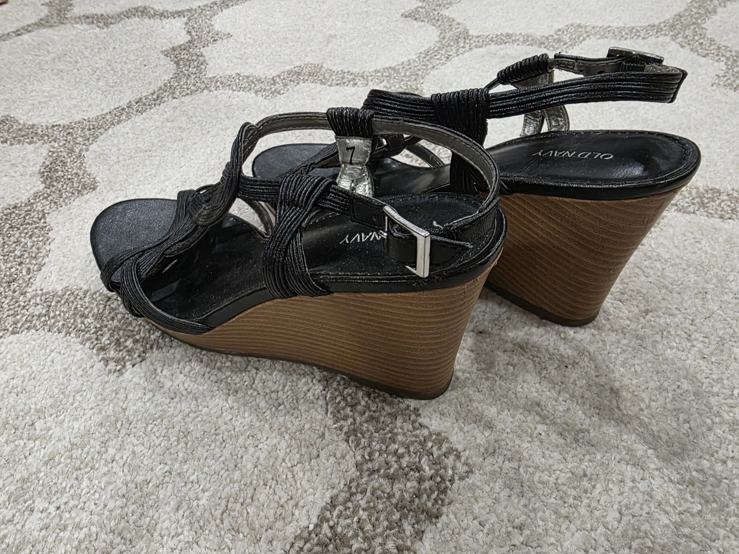 Old Navy Black Wedge Sandals - photo 3