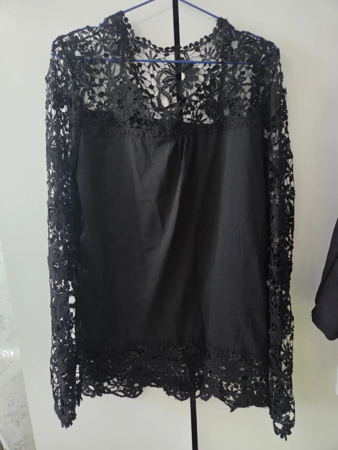 Black or white Lace Trim Blouse - photo 2