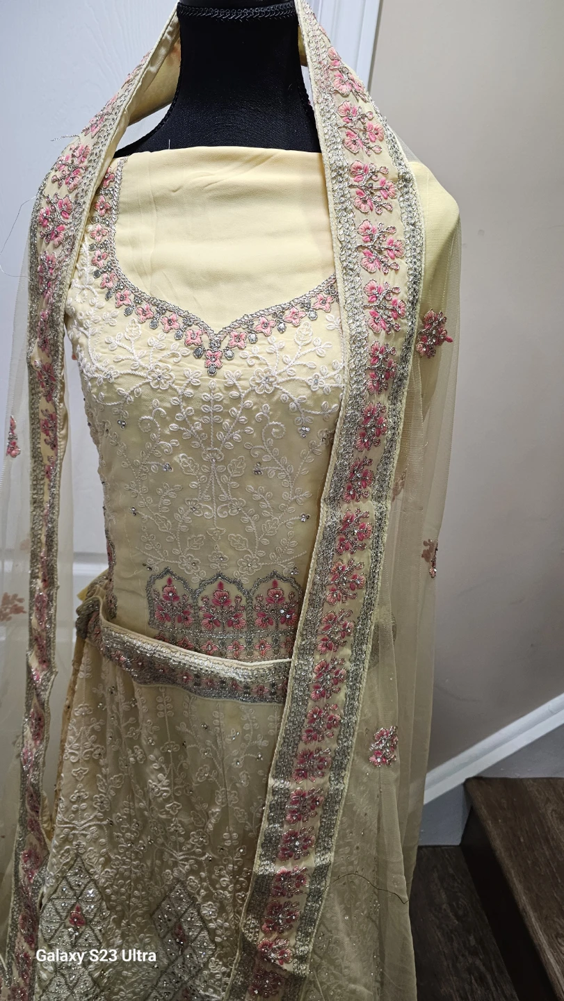 Elegant Lehenga Choli Set - Perfect for Special Occasions!