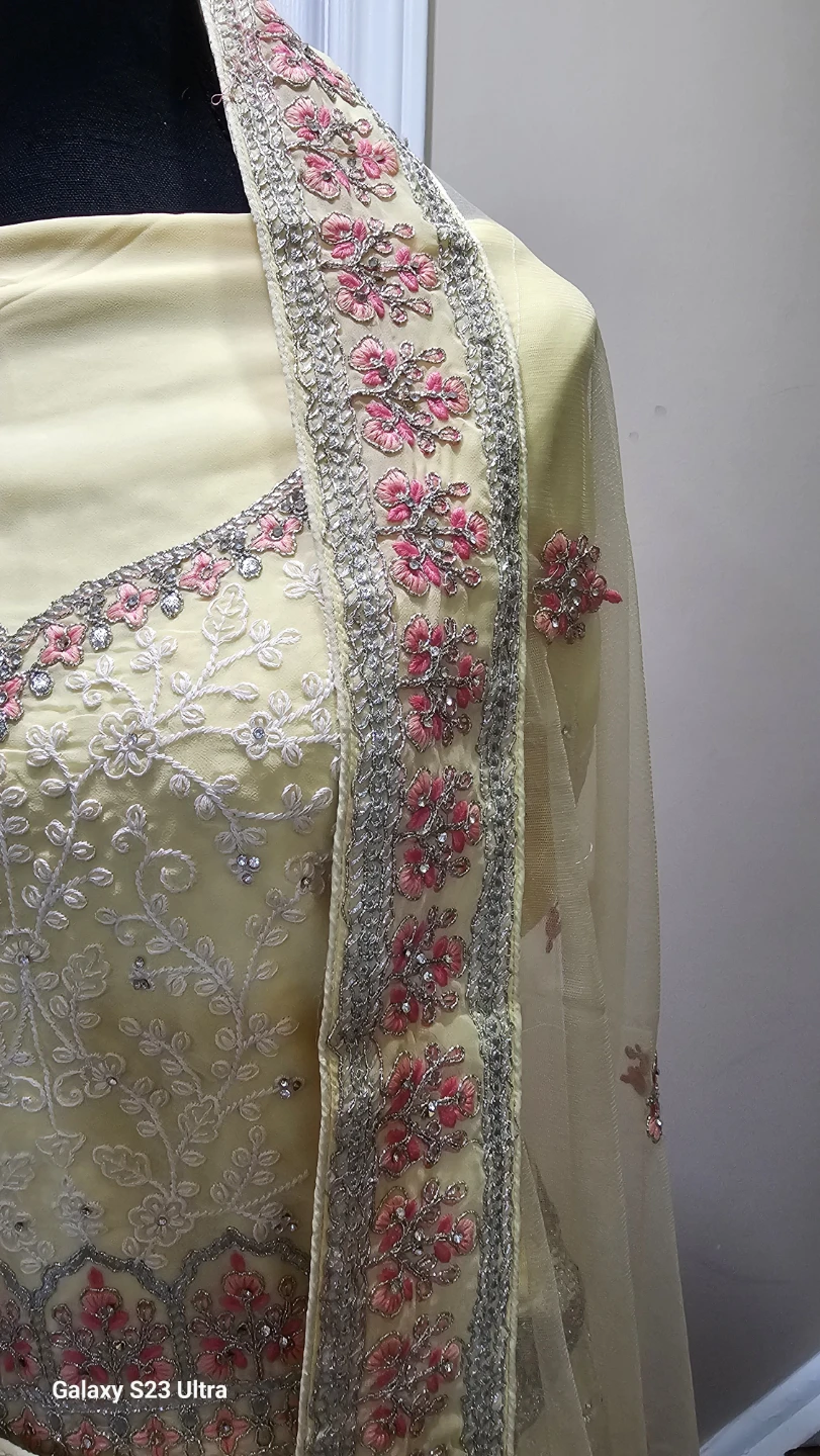 Elegant Lehenga Choli Set - Perfect for Special Occasions! - photo 2