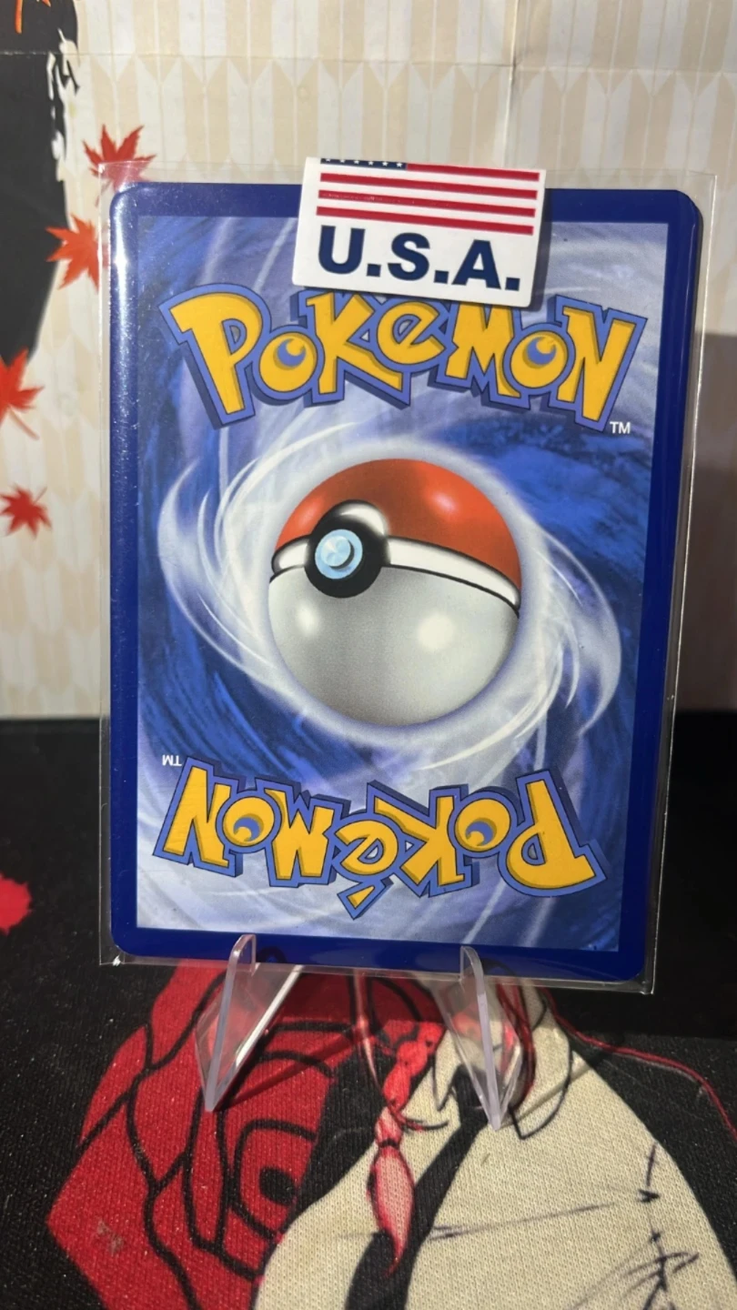 Mystery pack of 5 Pokémon cards.