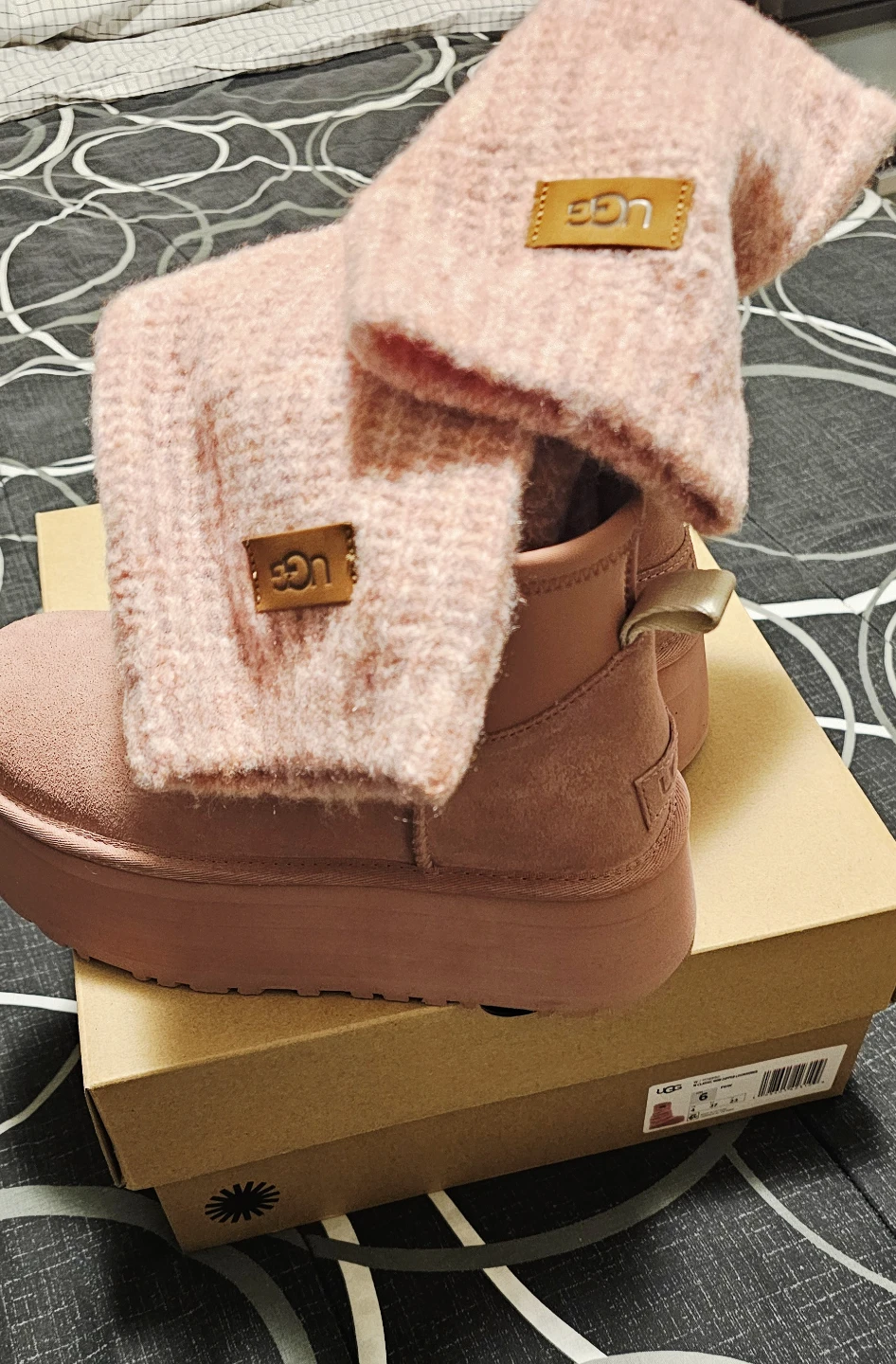 UGG Classic Mini Dipper Legwarmer Boots - Size 6