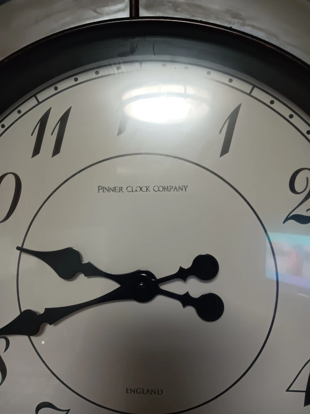 Pinner 17 3/8″ Round Wall Clock –Plastic with Mirror Accents - photo 3