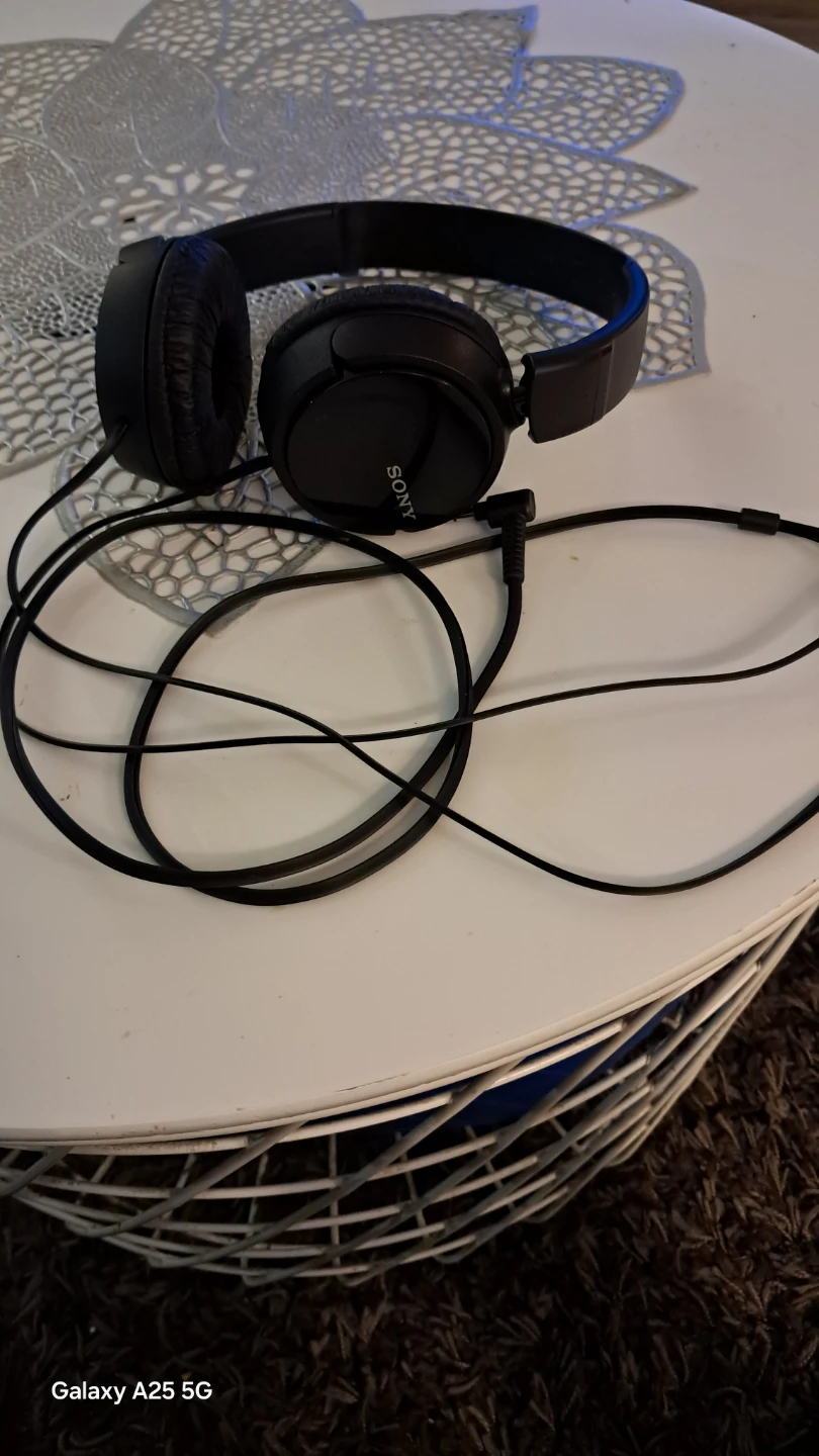 Sony Black Over-Ear Headphones - photo 2