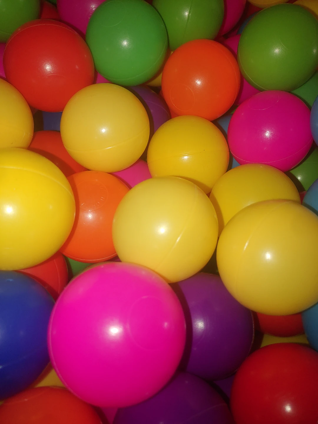1,100 Colorful Plastic Ball Pit Balls
