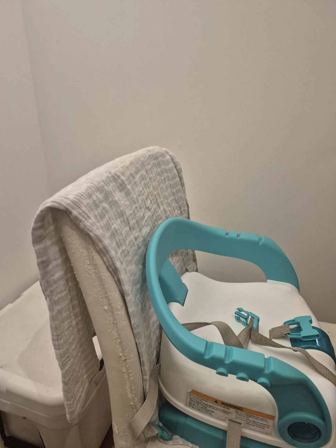 Bumbo Seat - Baby booster / portable seat