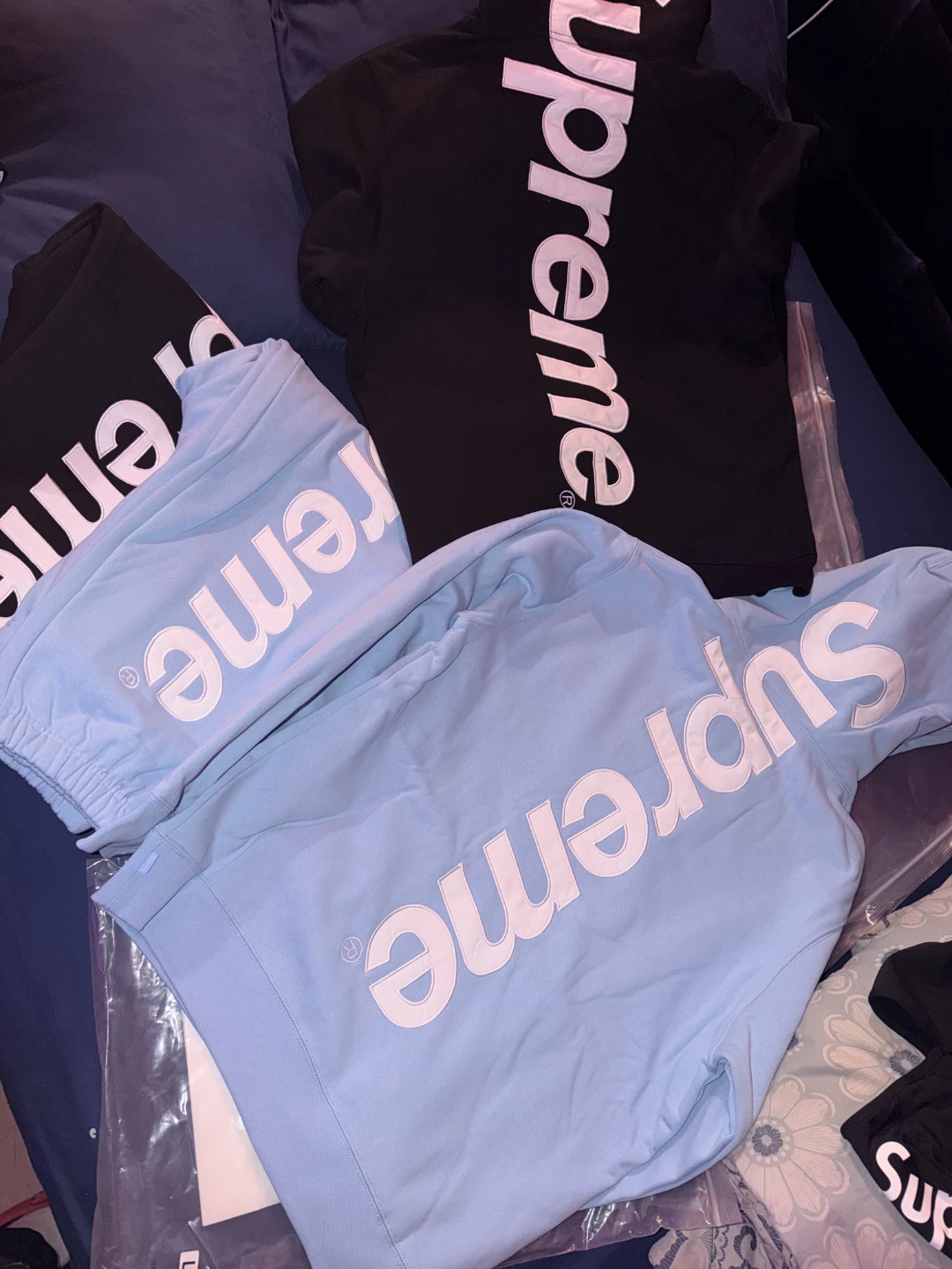 Supreme Hoodie & Sweatpants Set - photo 4