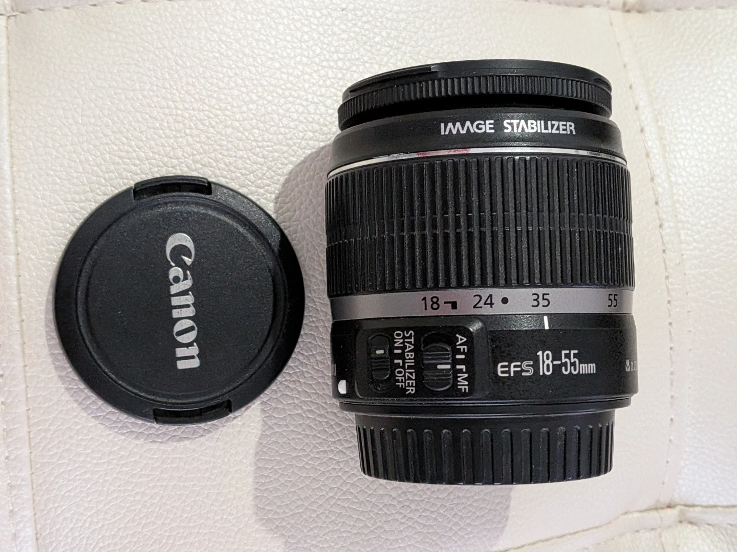 Canon EF-S 18-55mm Lens - photo 2