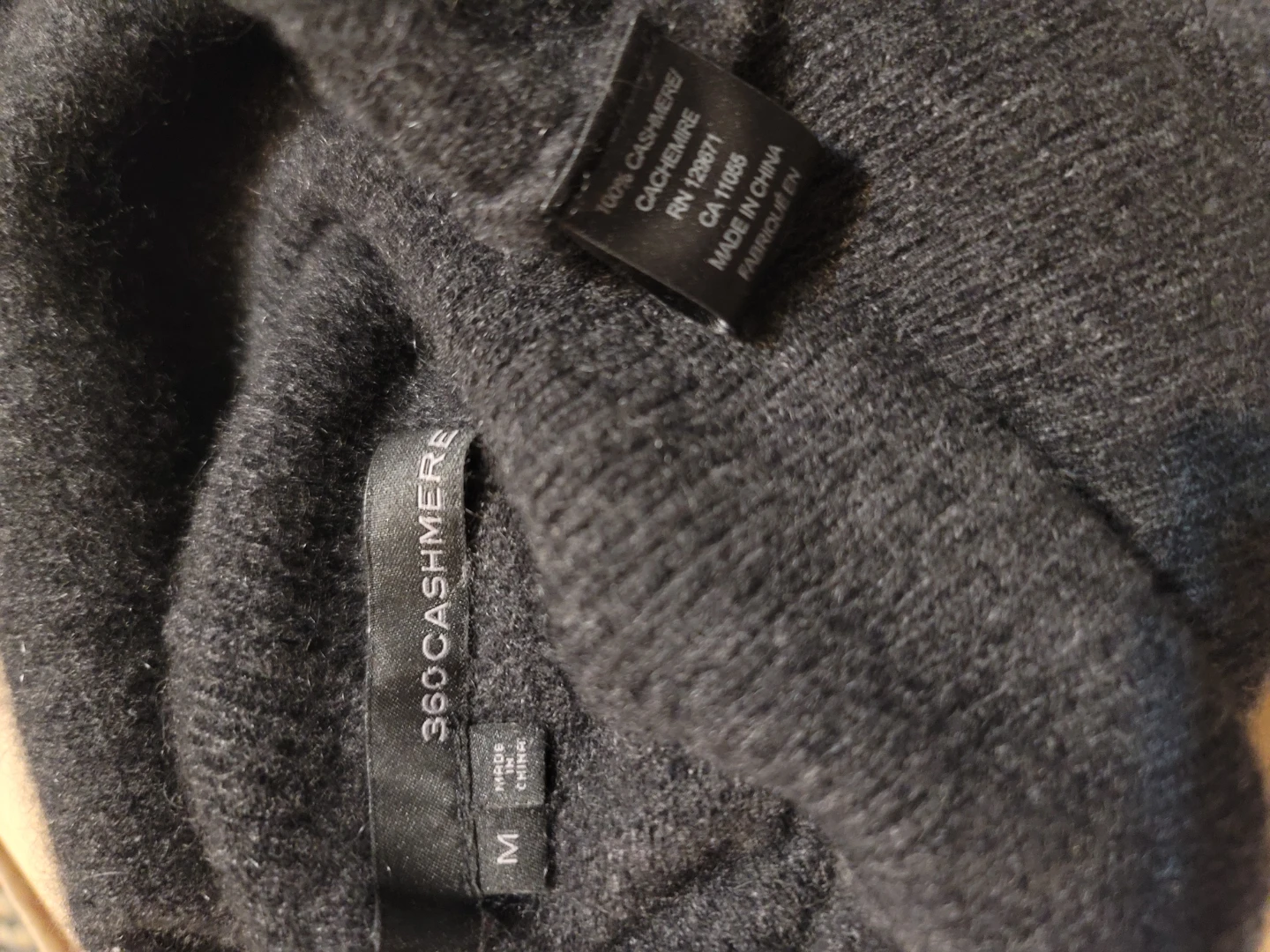 360 Cashmere Luxury Charcoal Sweater Sz M 100% Cashmere - photo 2