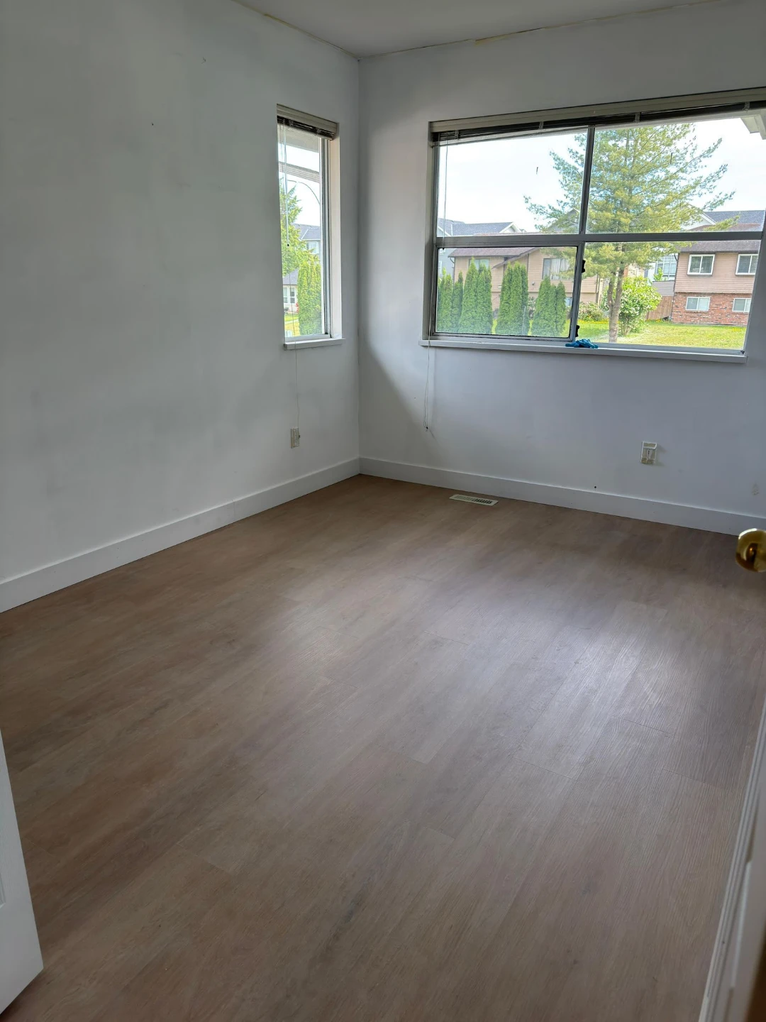 Floor and  |πstallation