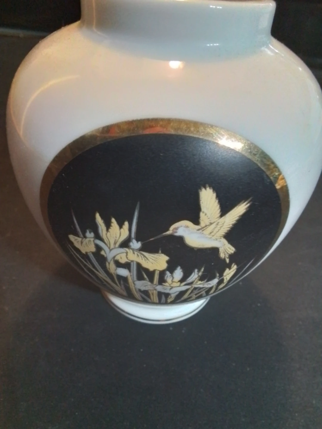 Abbott Japan Vase with Hummingbird Design - photo 2