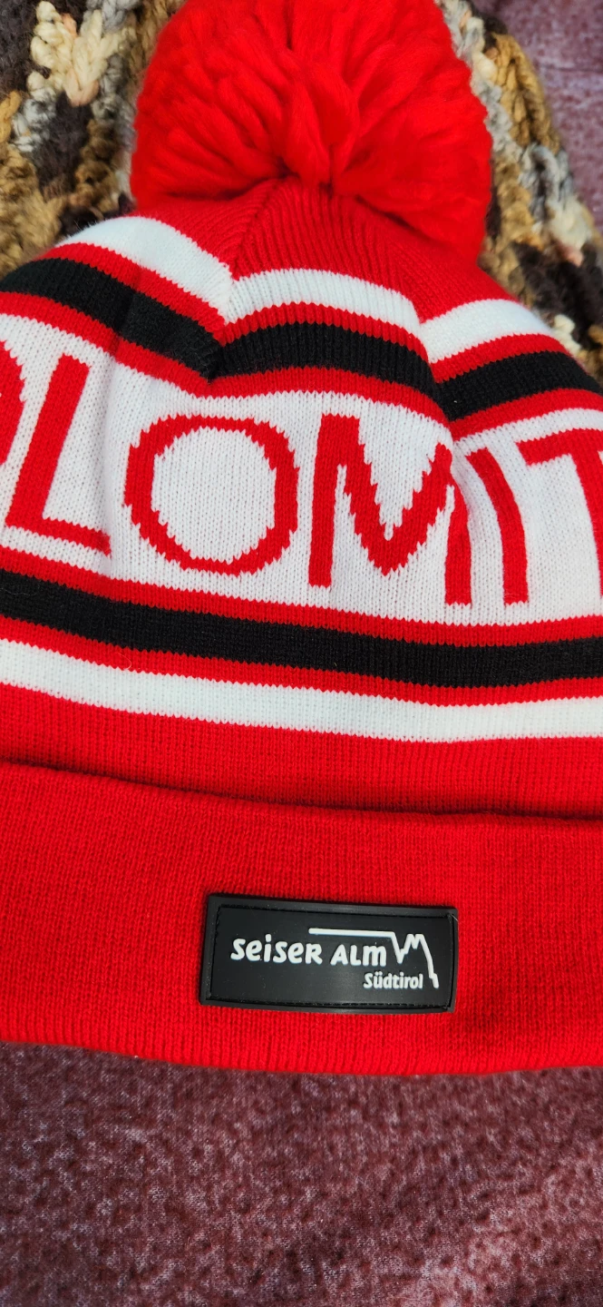 Dolomiti Seiser Alm Red Knit Beanie🧡