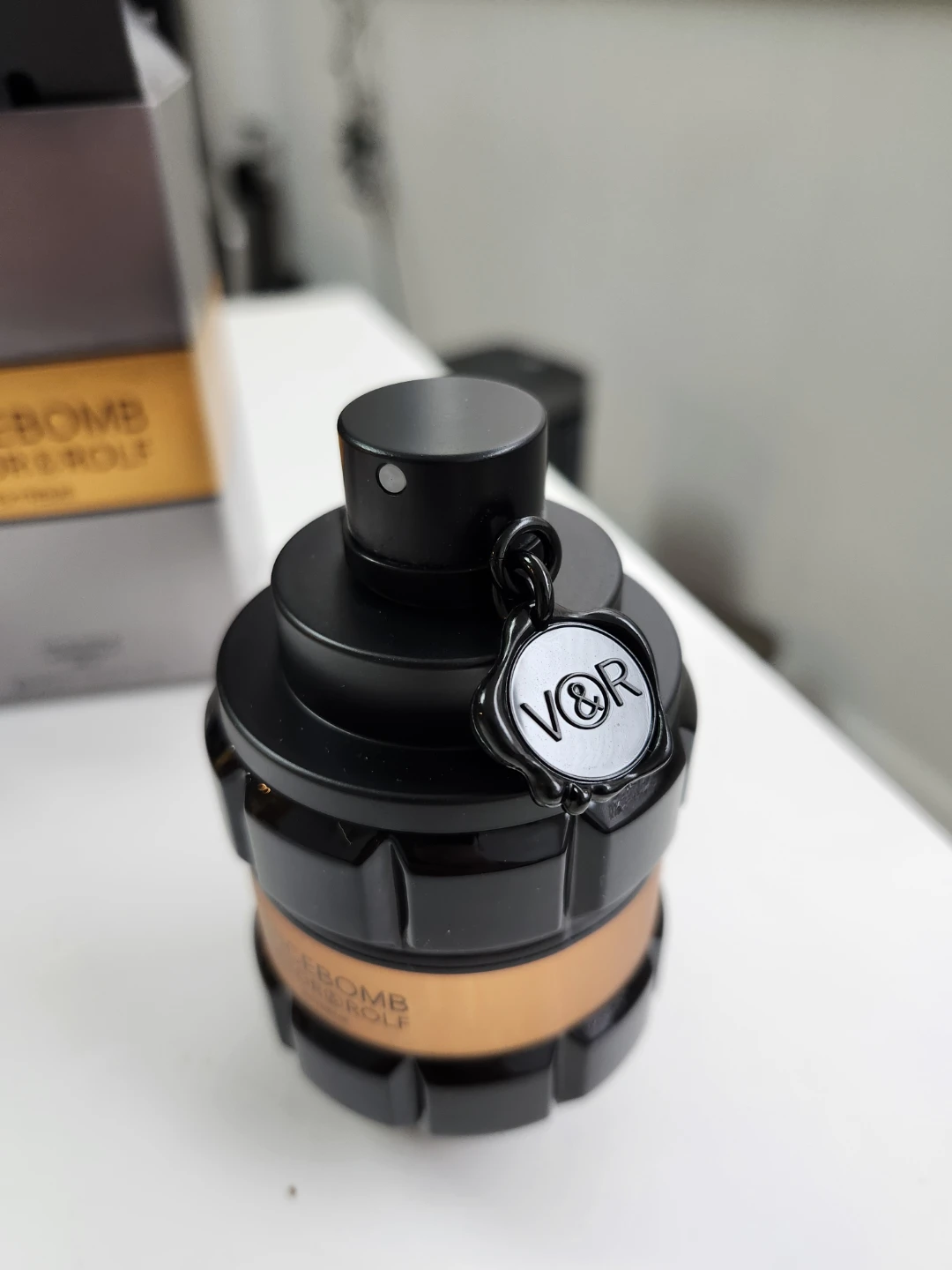 Viktor & Rolf Spicebomb Extreme Perfume - photo 3