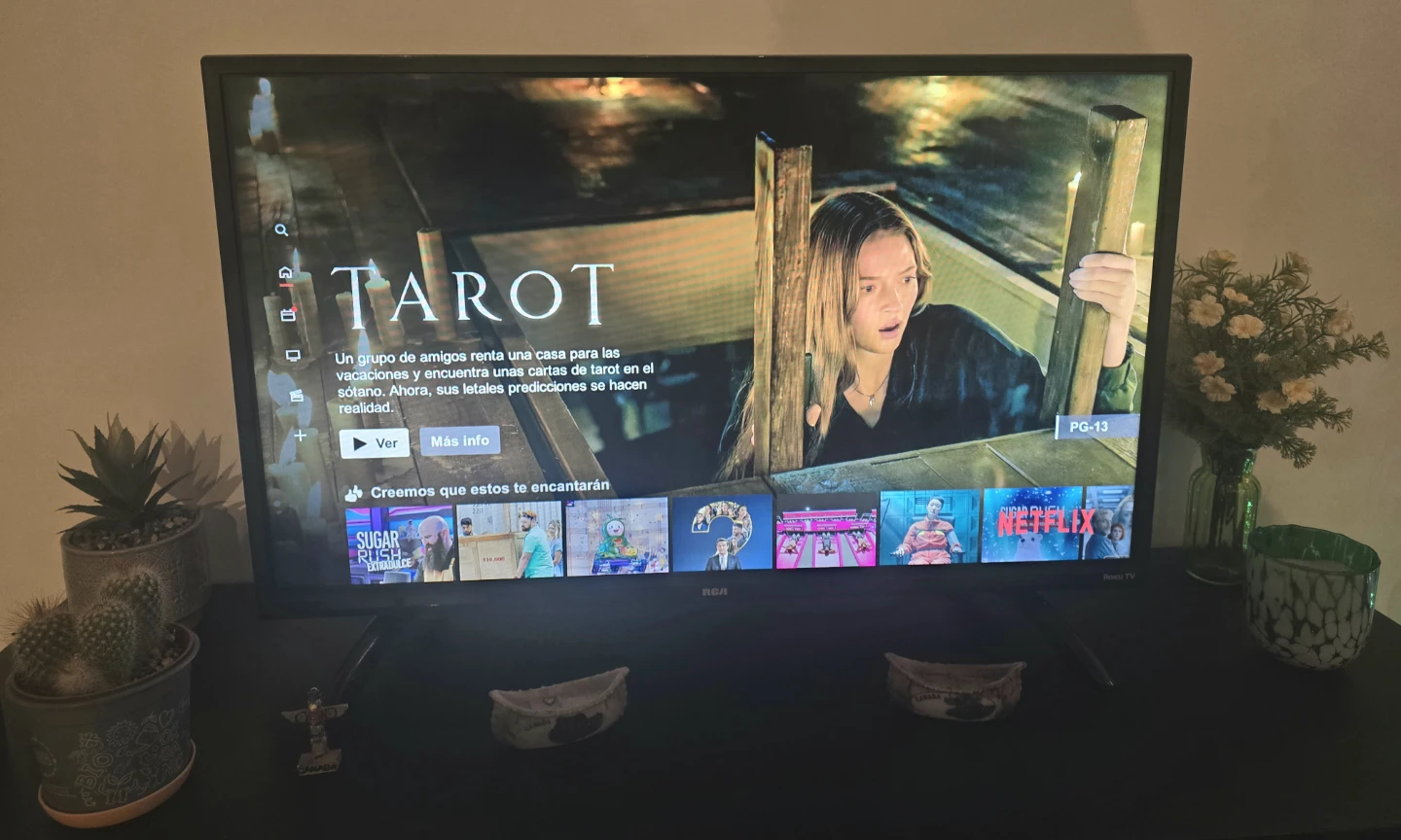 RCA Roku TV RTR3261-CA - photo 2