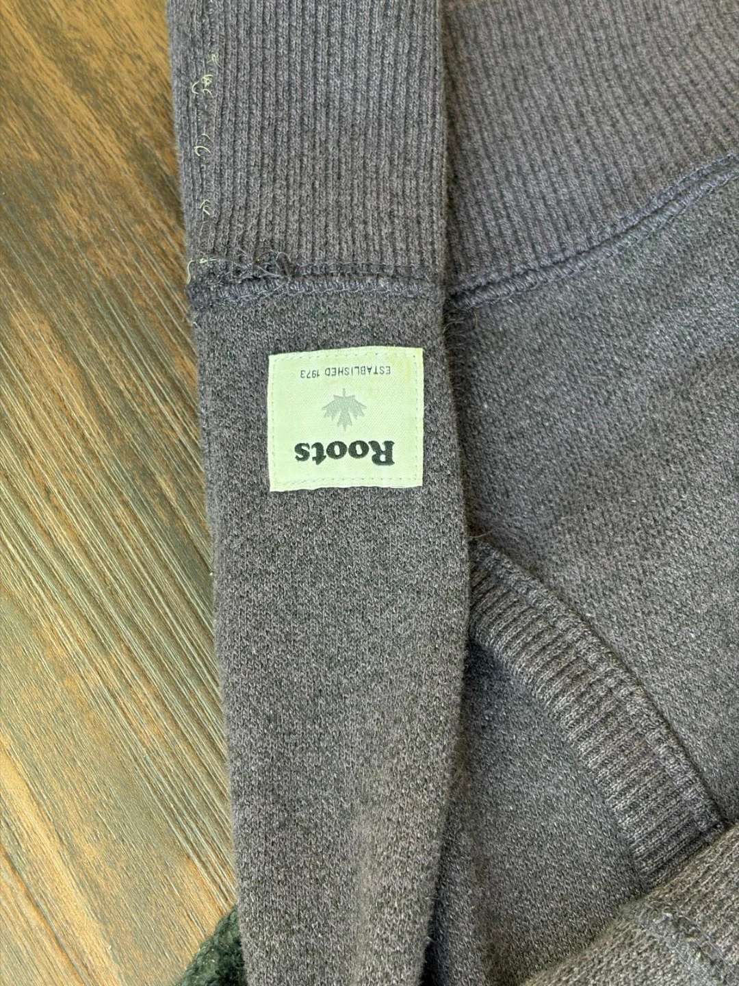 Roots Hoodie - Large - photo 2
