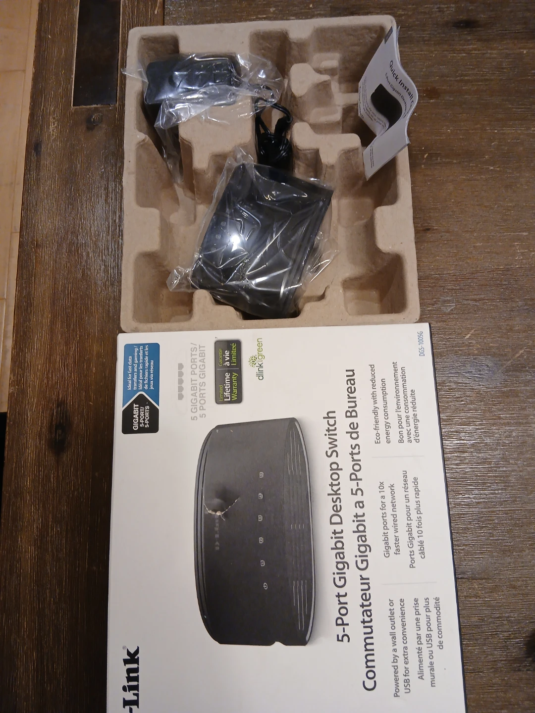 D-Link 5-Port Gigabit Desktop Switch - New in Box! - photo 2
