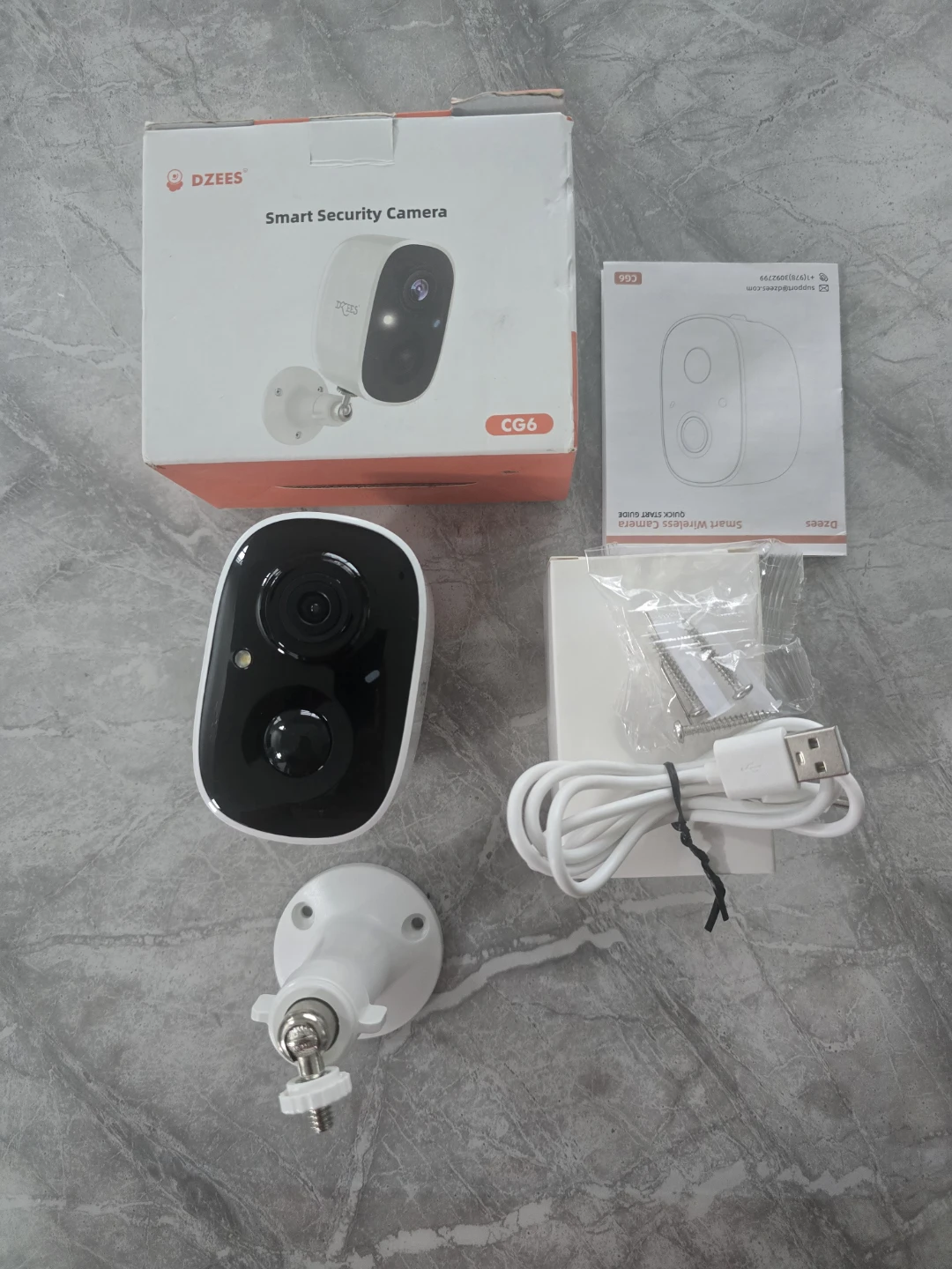 Dzees CG6 Smart Security Camera - Like New! - photo 2
