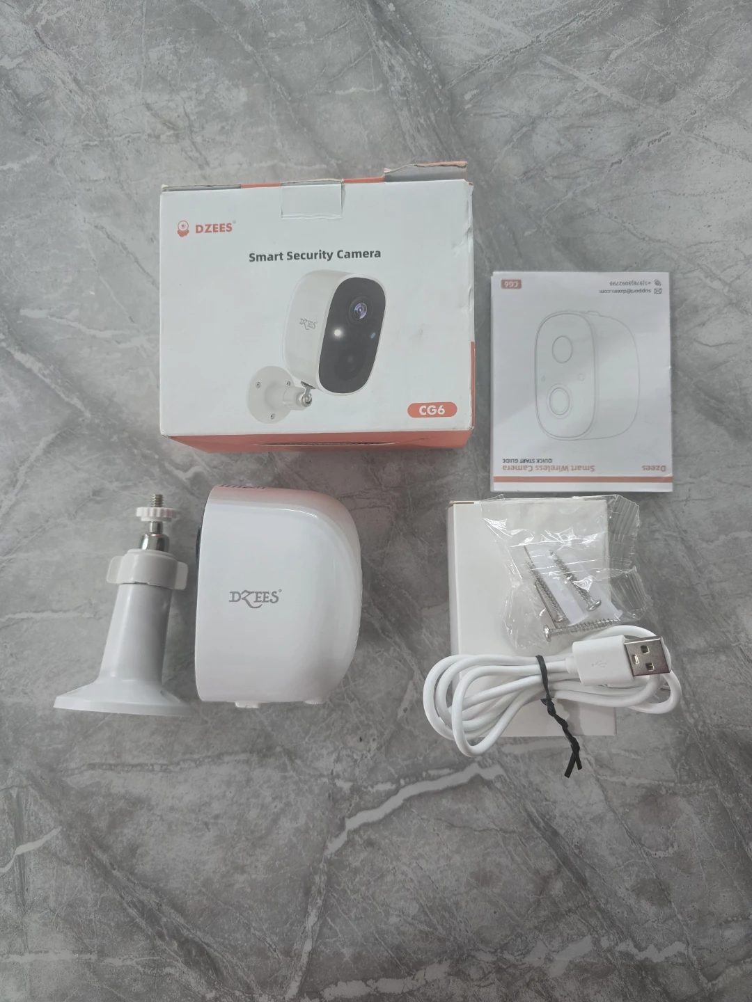 Dzees CG6 Smart Security Camera - Like New! - photo 4