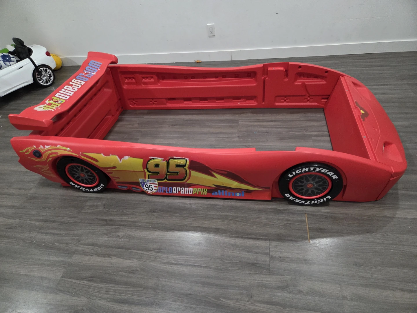 Disney Pixar Cars Lightning McQueen Toddler Bed - photo 3