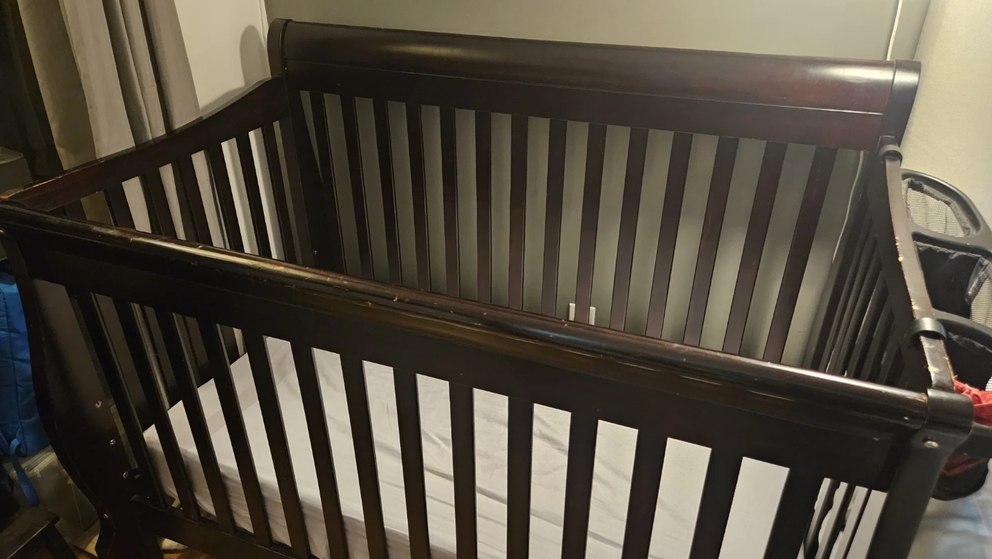 Convertible Crib - Dark Wood - Dark chocolate