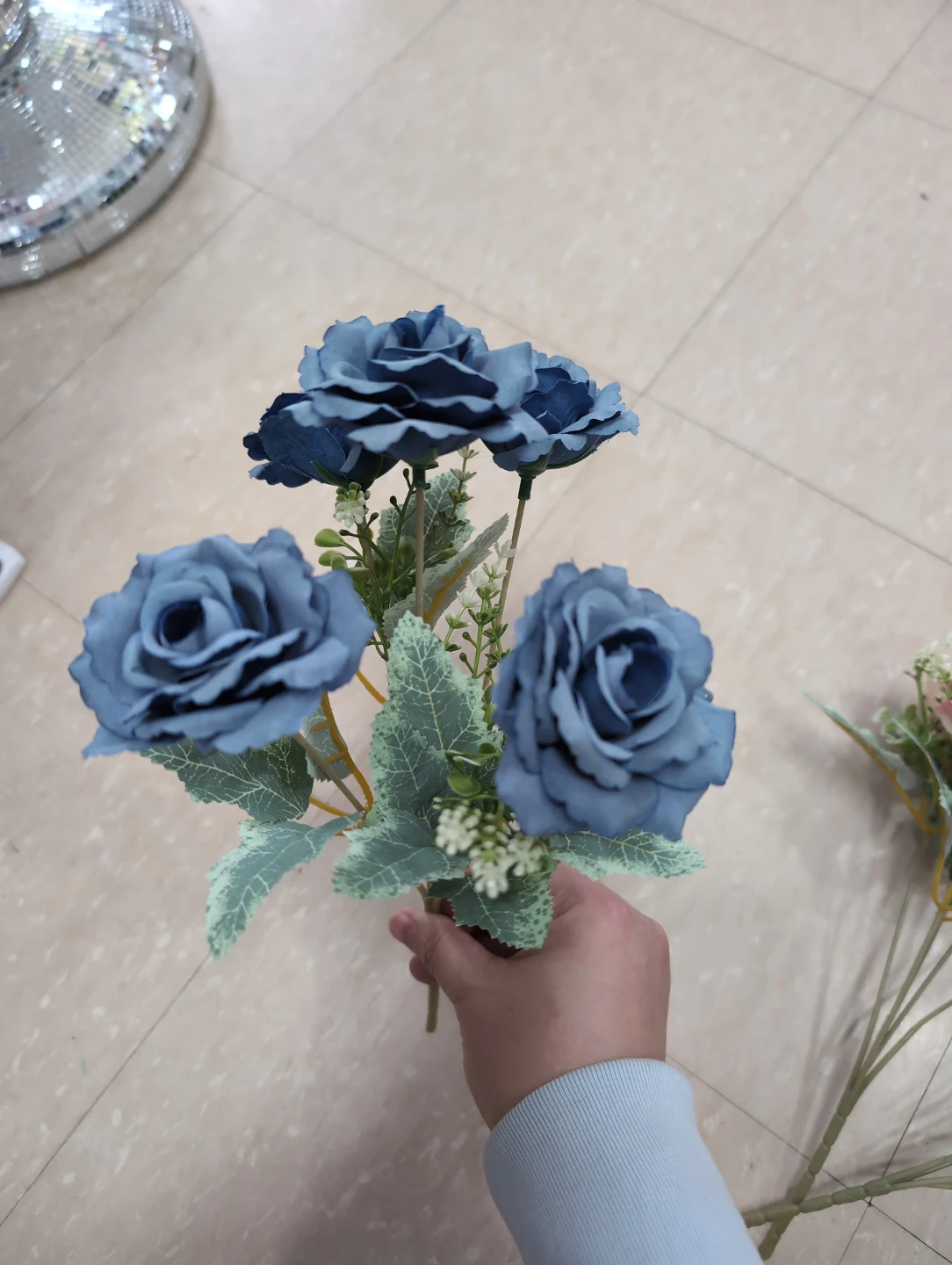 5 head artificial rose 2.5 inch $2 each bunch - photo 3