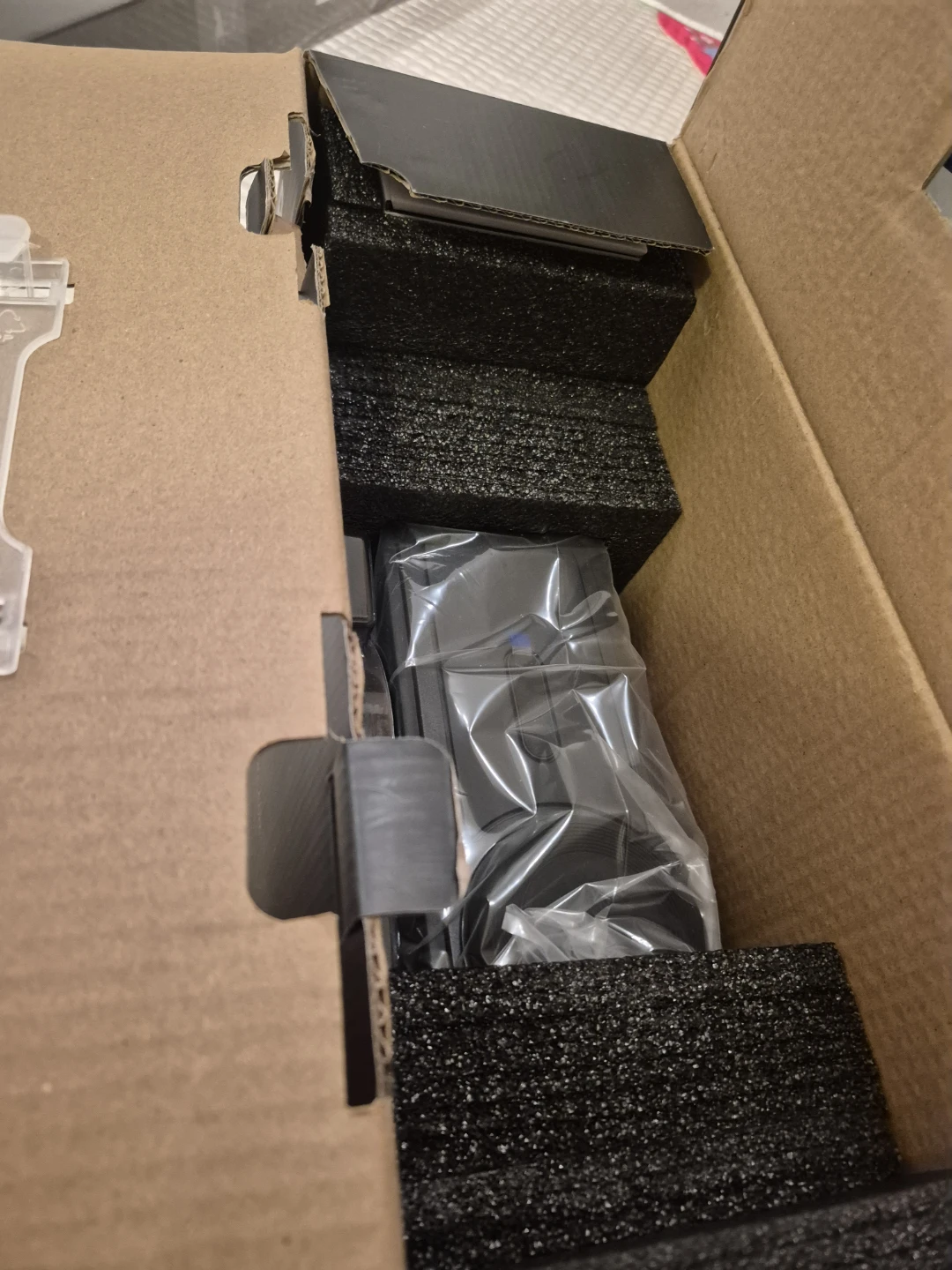 ProBeam BU60PST Laser Projector - New in Box! - photo 2